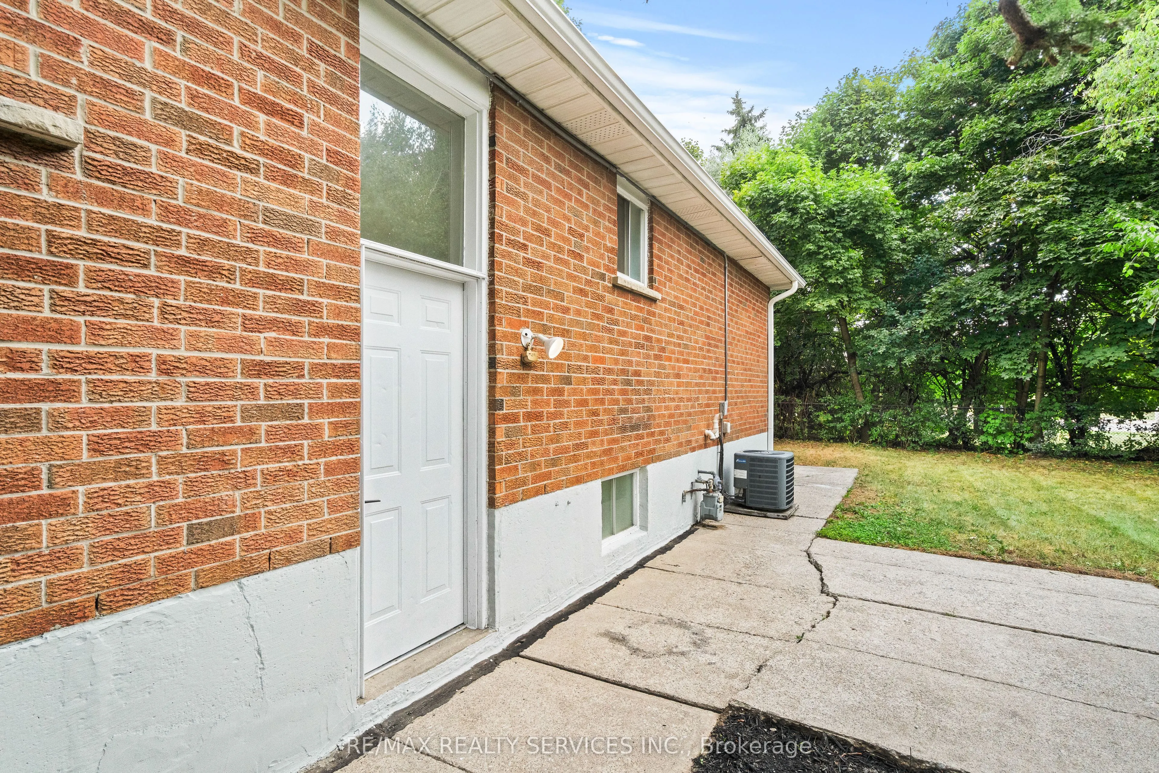 68 Montjoy Crescent