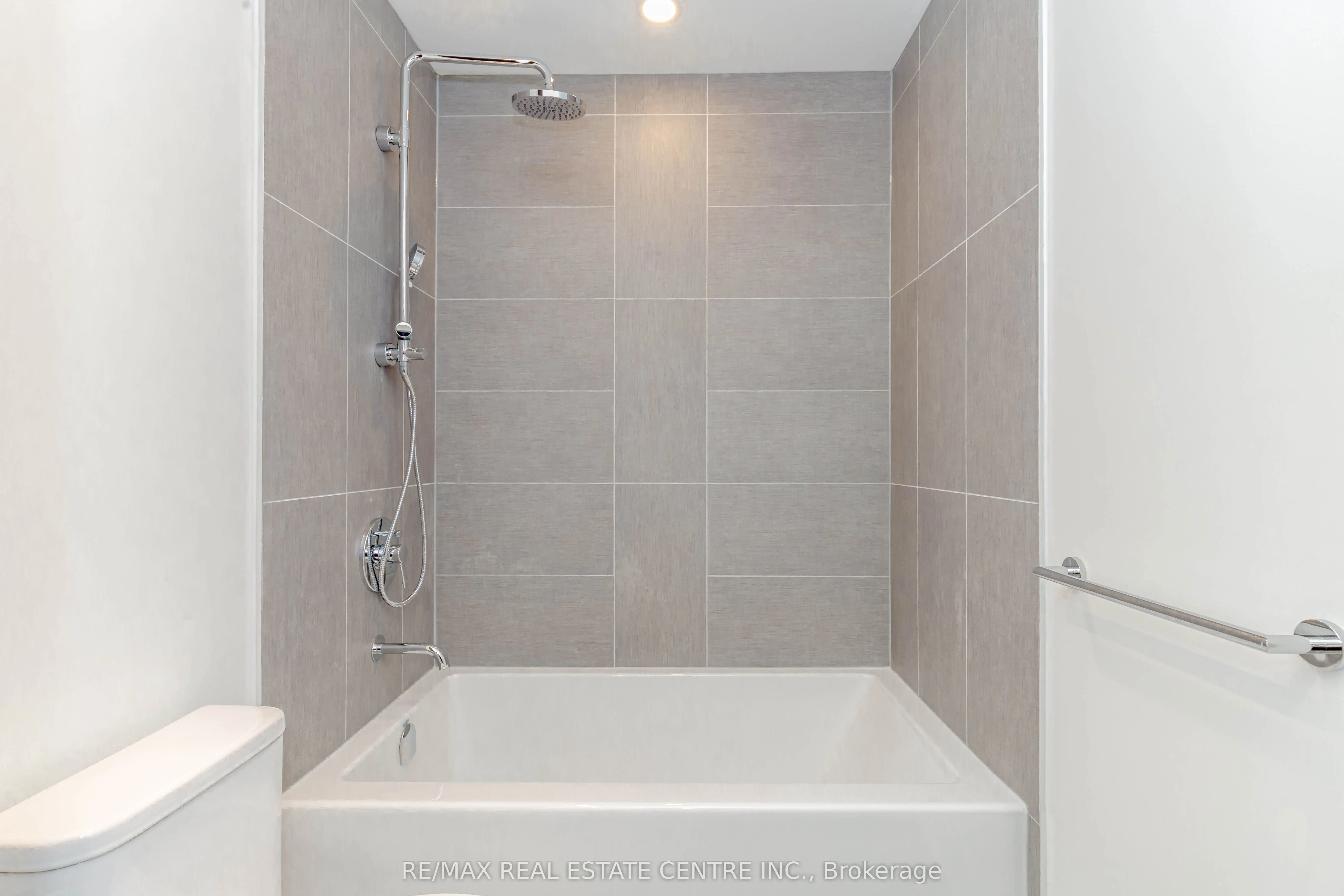 28 Ann Street, #310