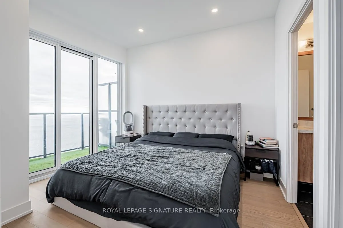 20 Shore Breeze Drive, #LPH05B
