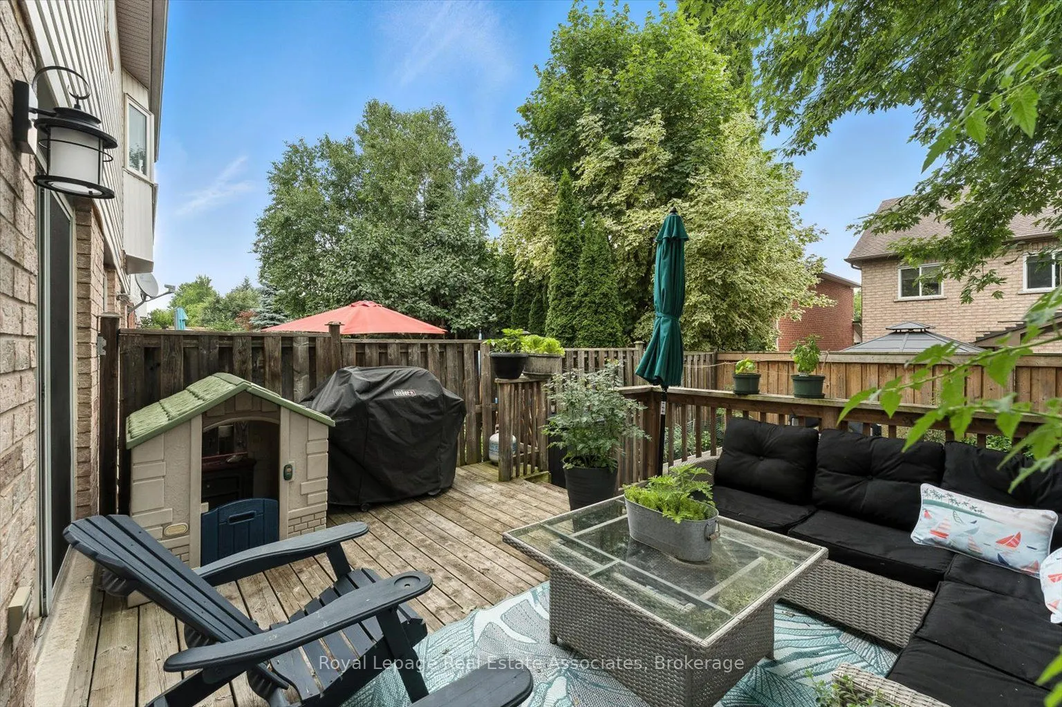 151 Mowat Crescent