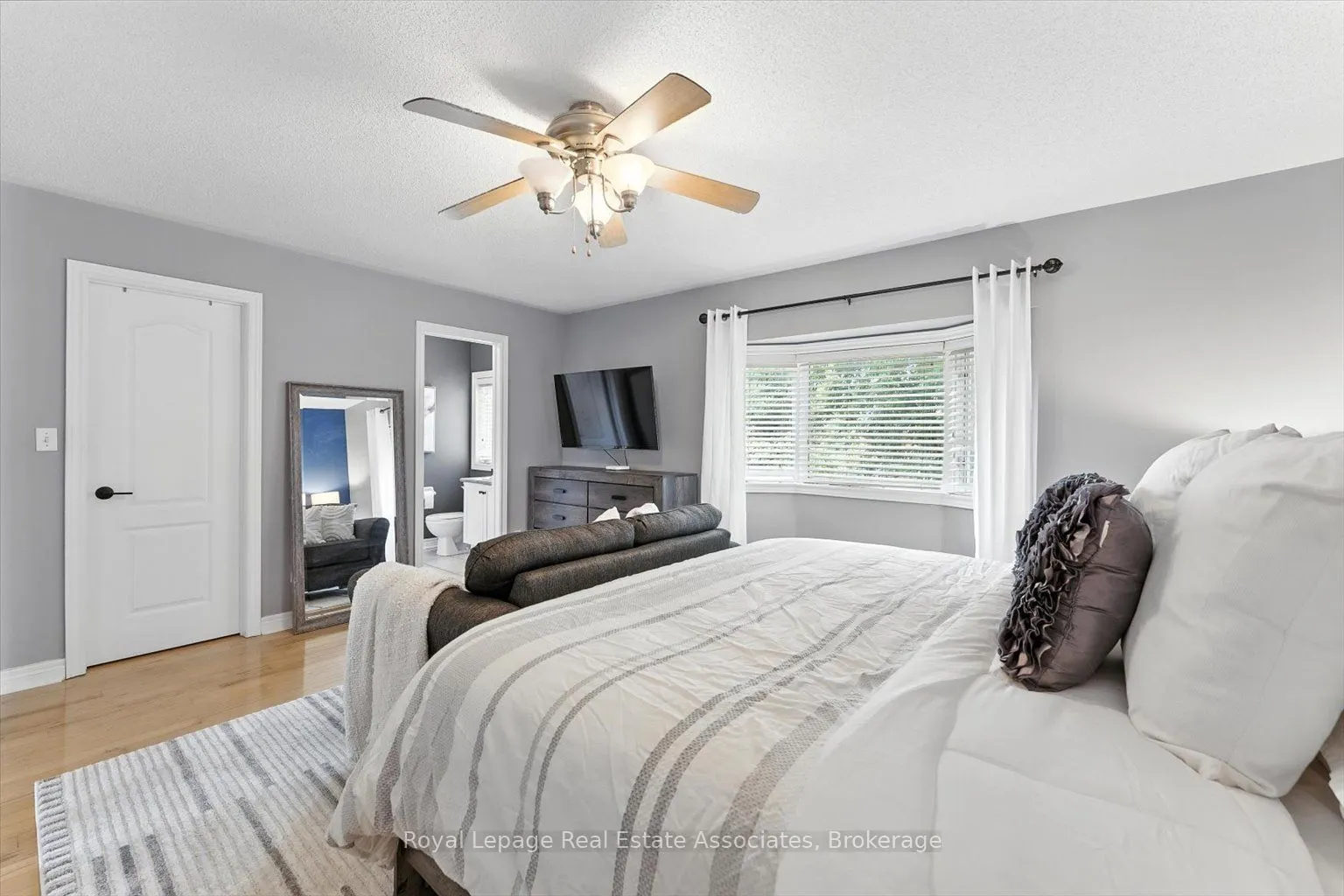151 Mowat Crescent