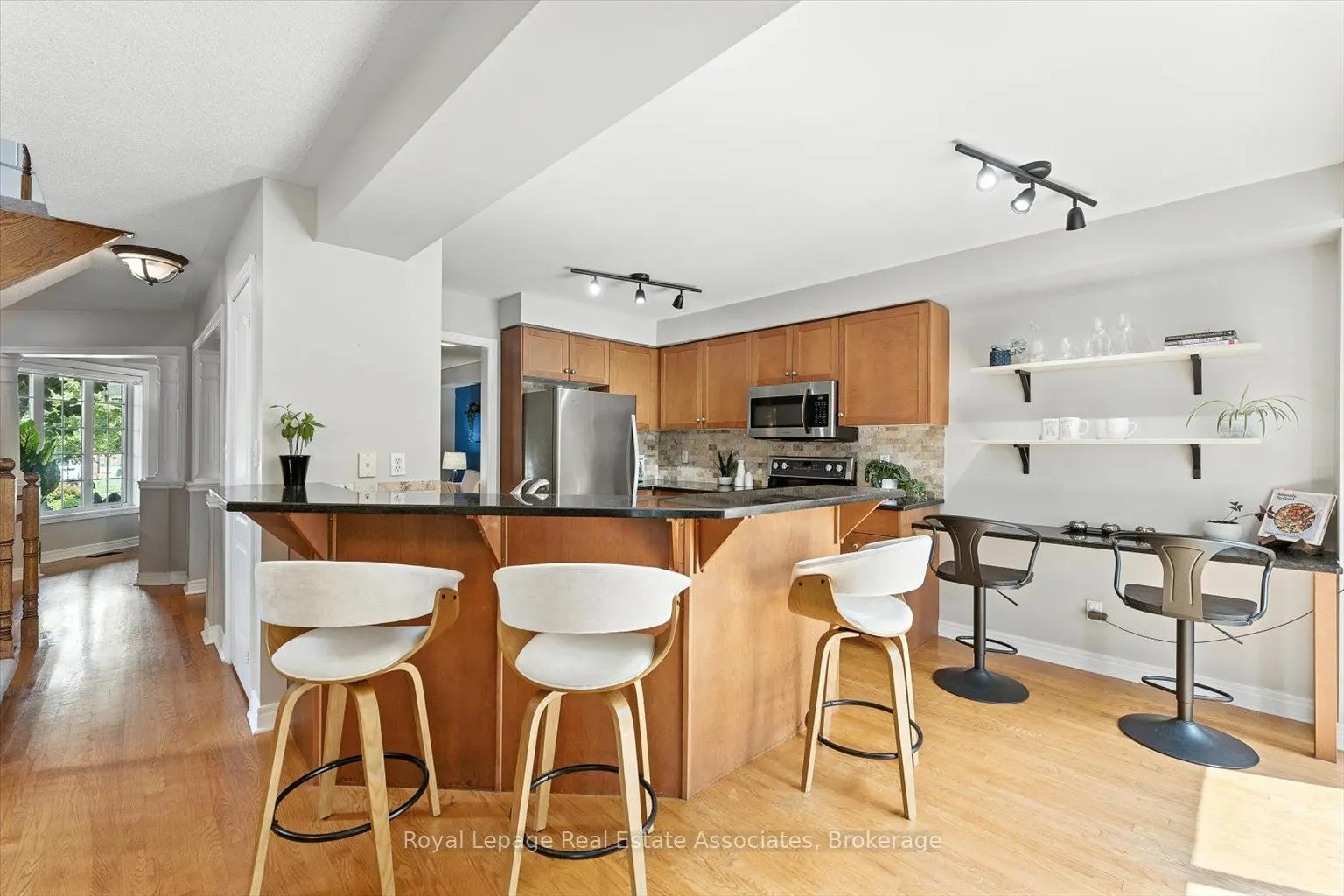 151 Mowat Crescent