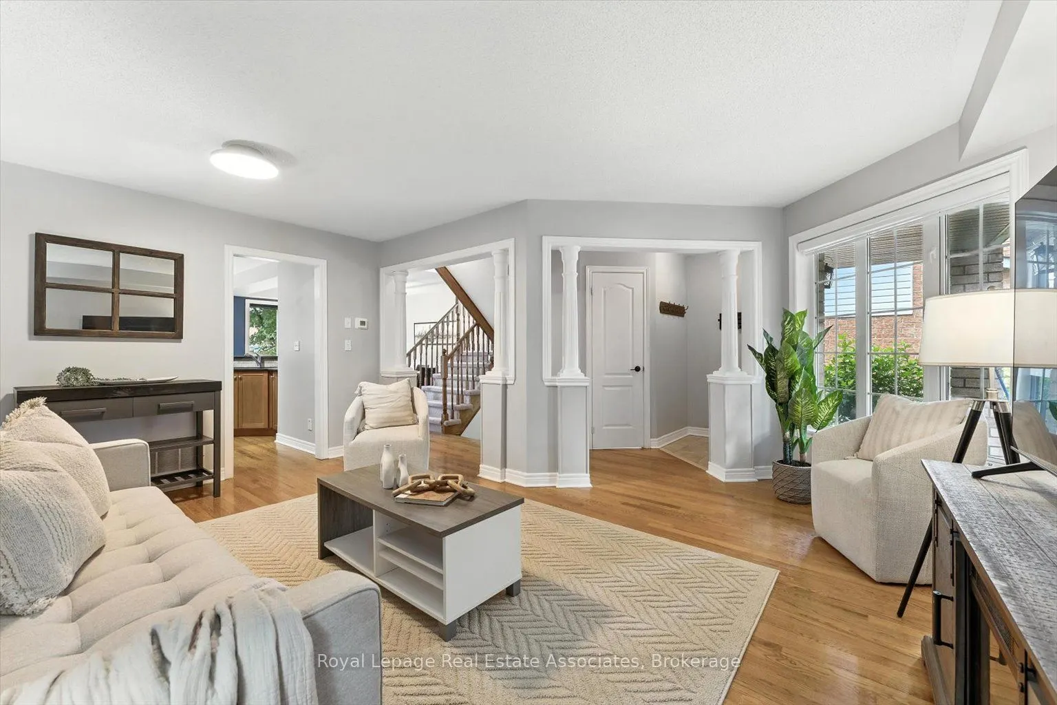151 Mowat Crescent