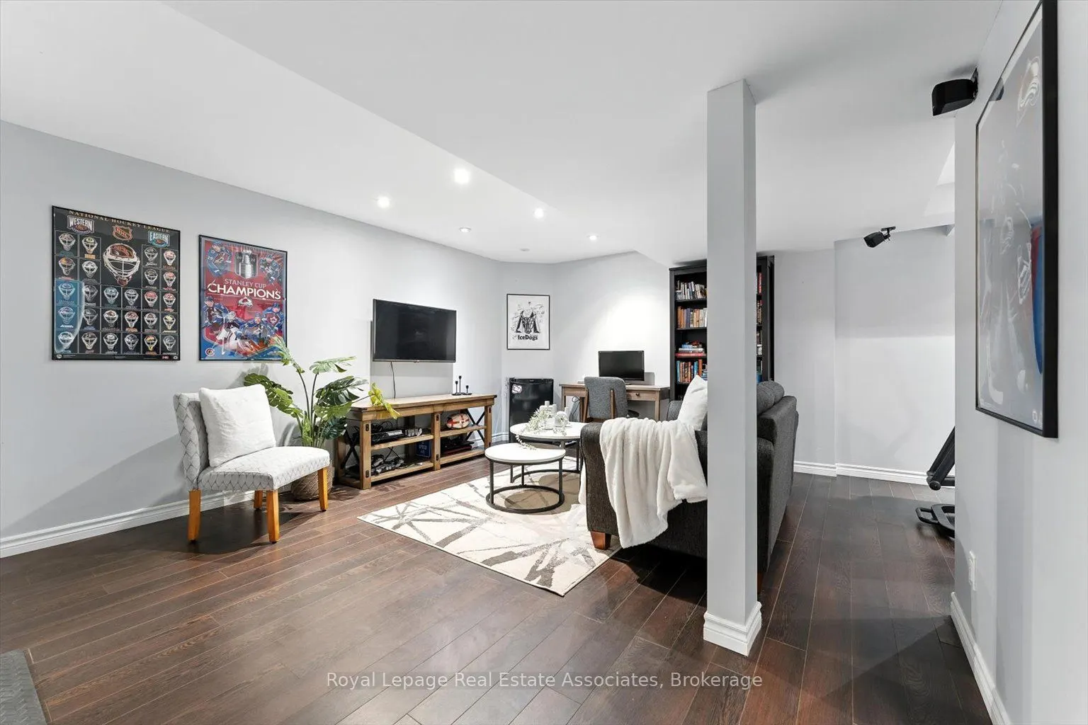 151 Mowat Crescent