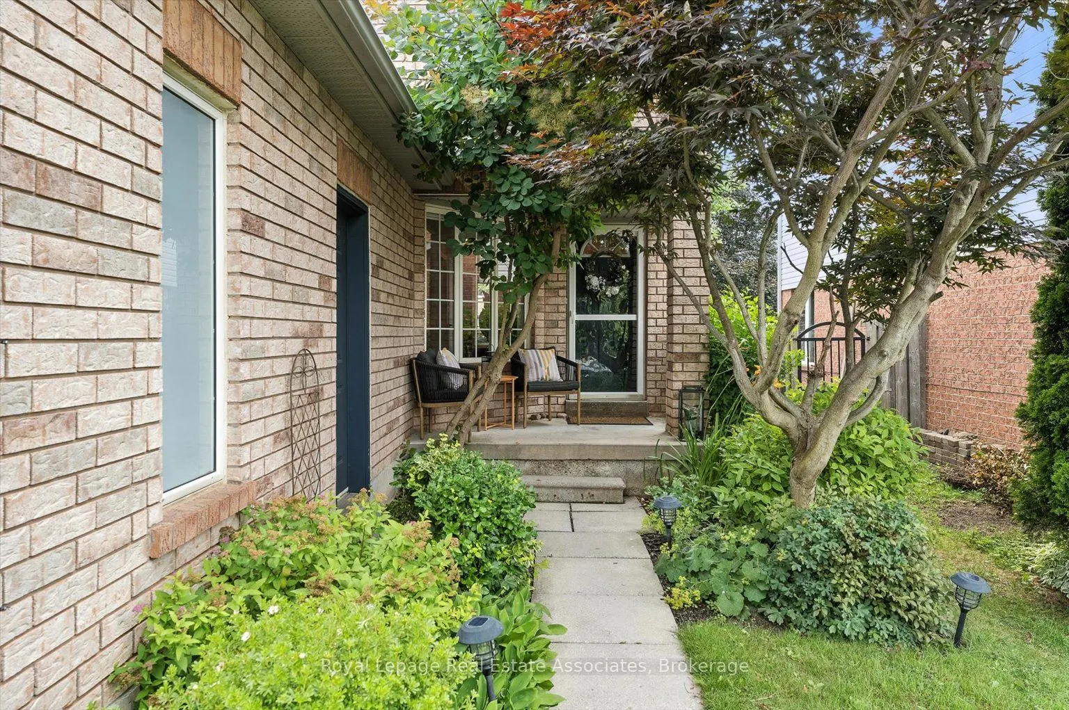 151 Mowat Crescent