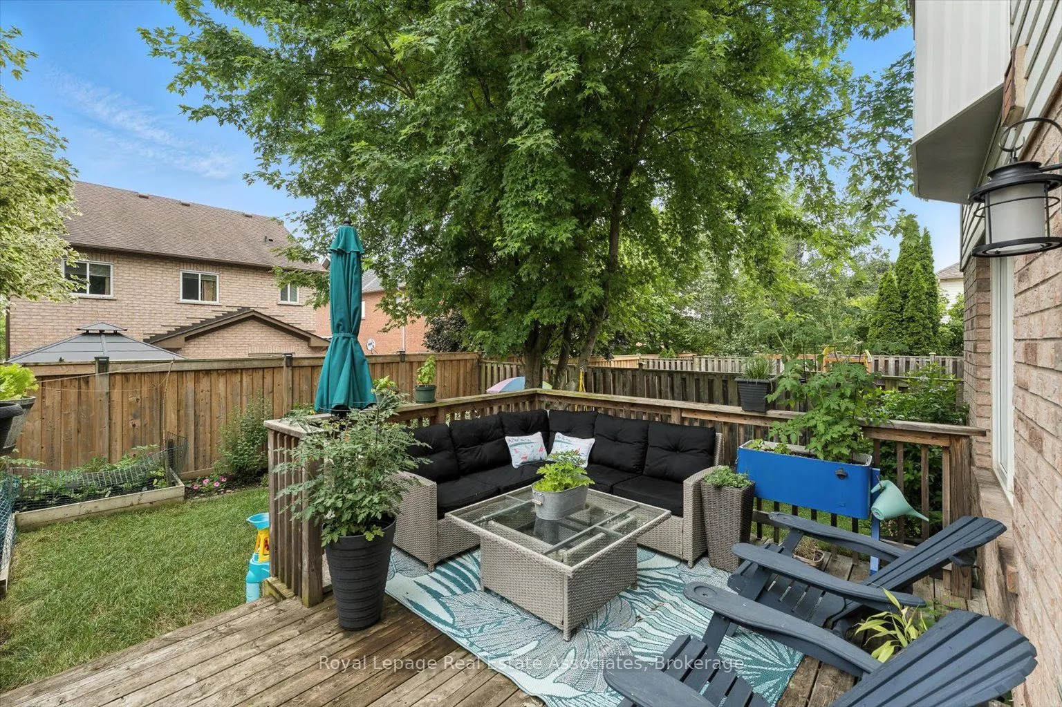 151 Mowat Crescent