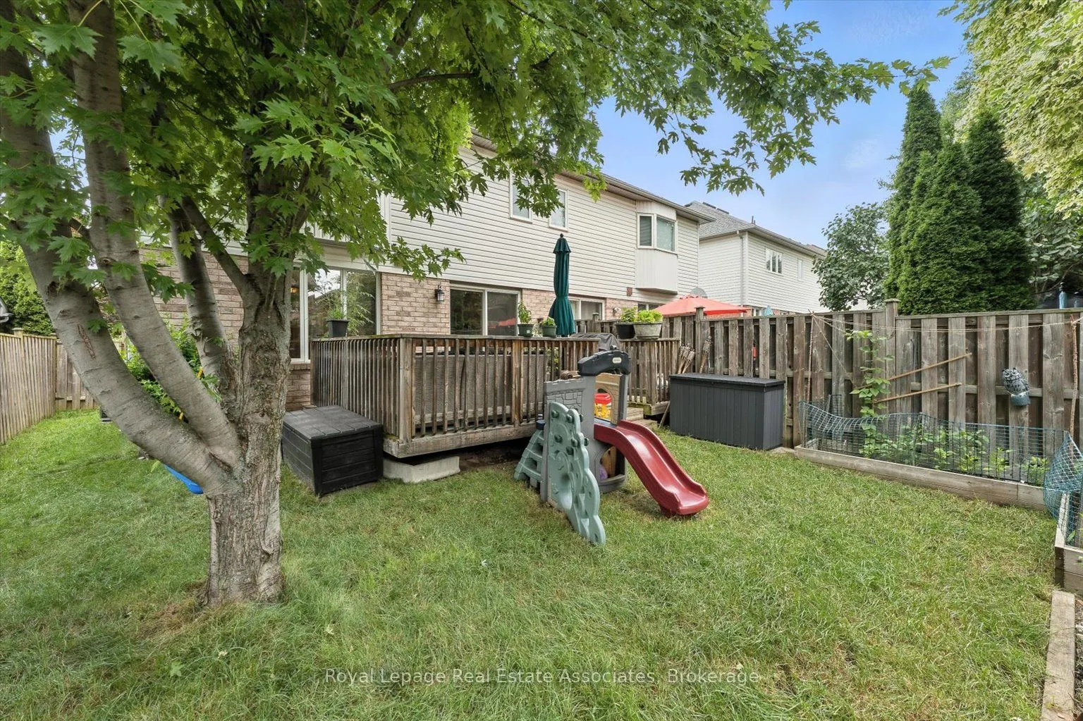 151 Mowat Crescent