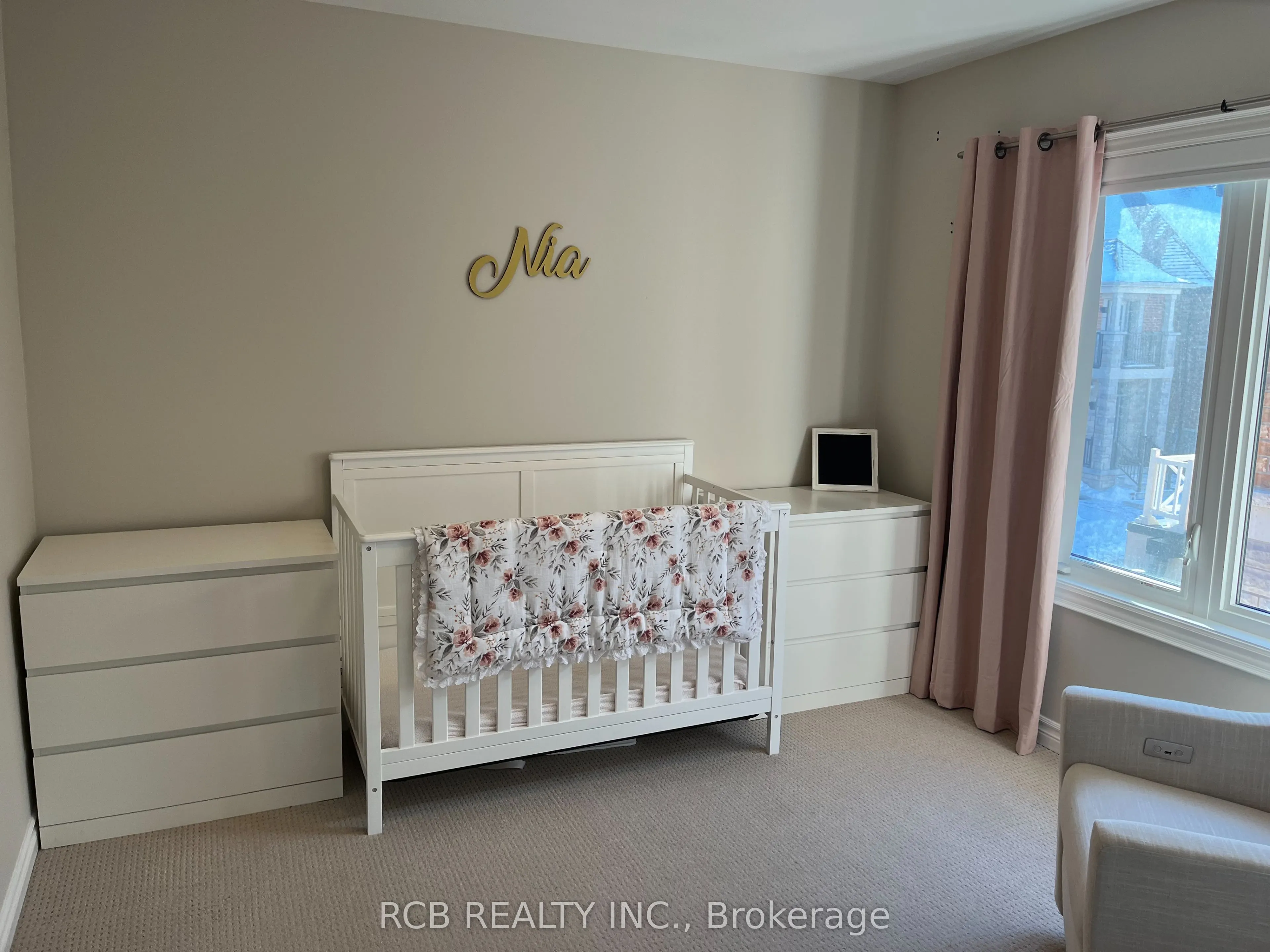 1178 Carnegie Drive E