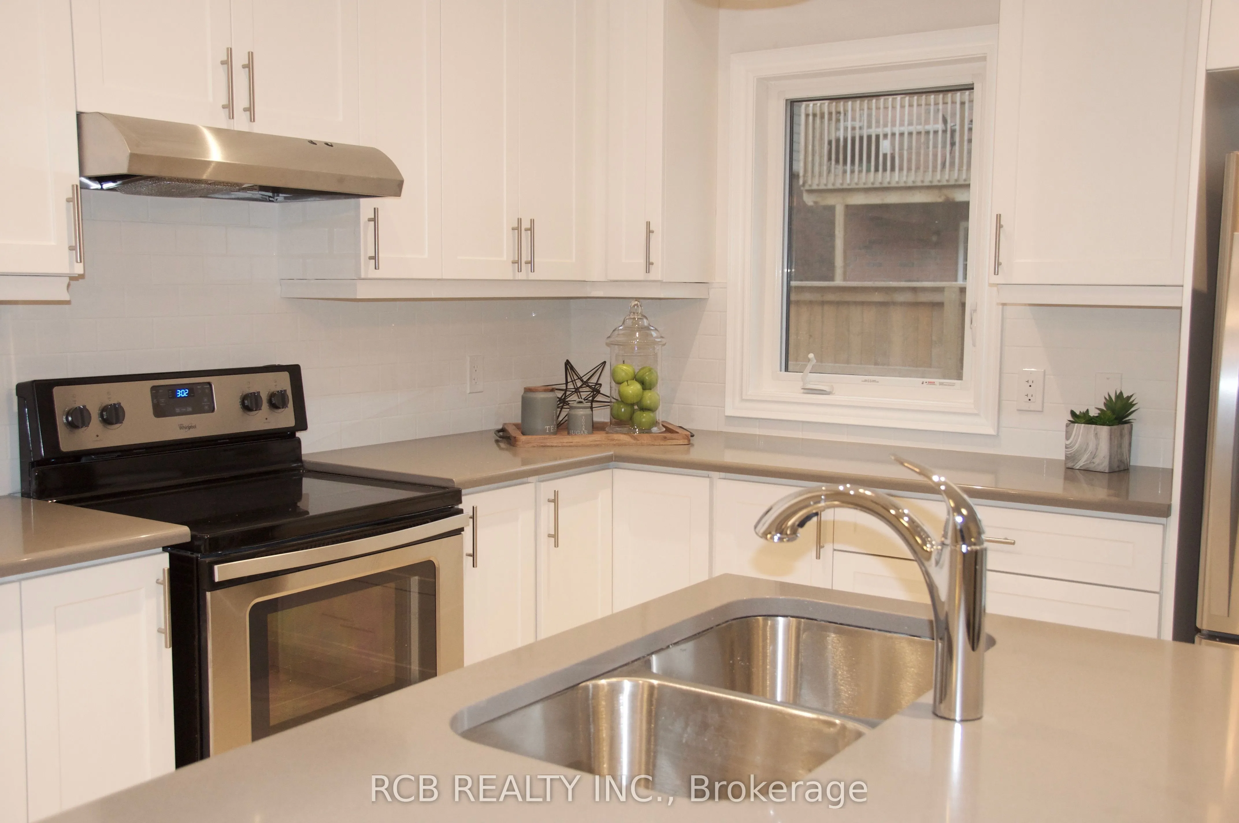 1178 Carnegie Drive E