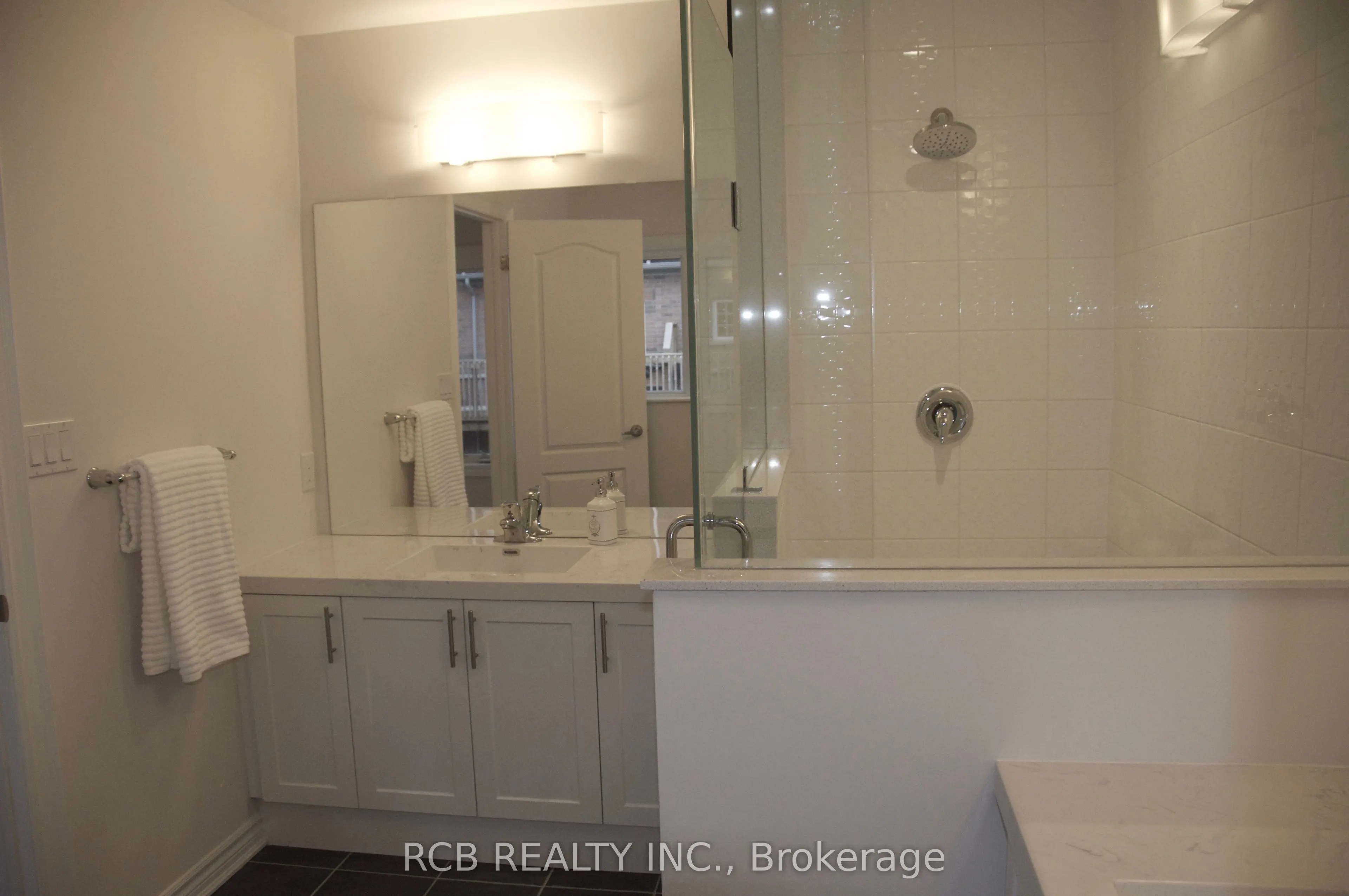 1178 Carnegie Drive E