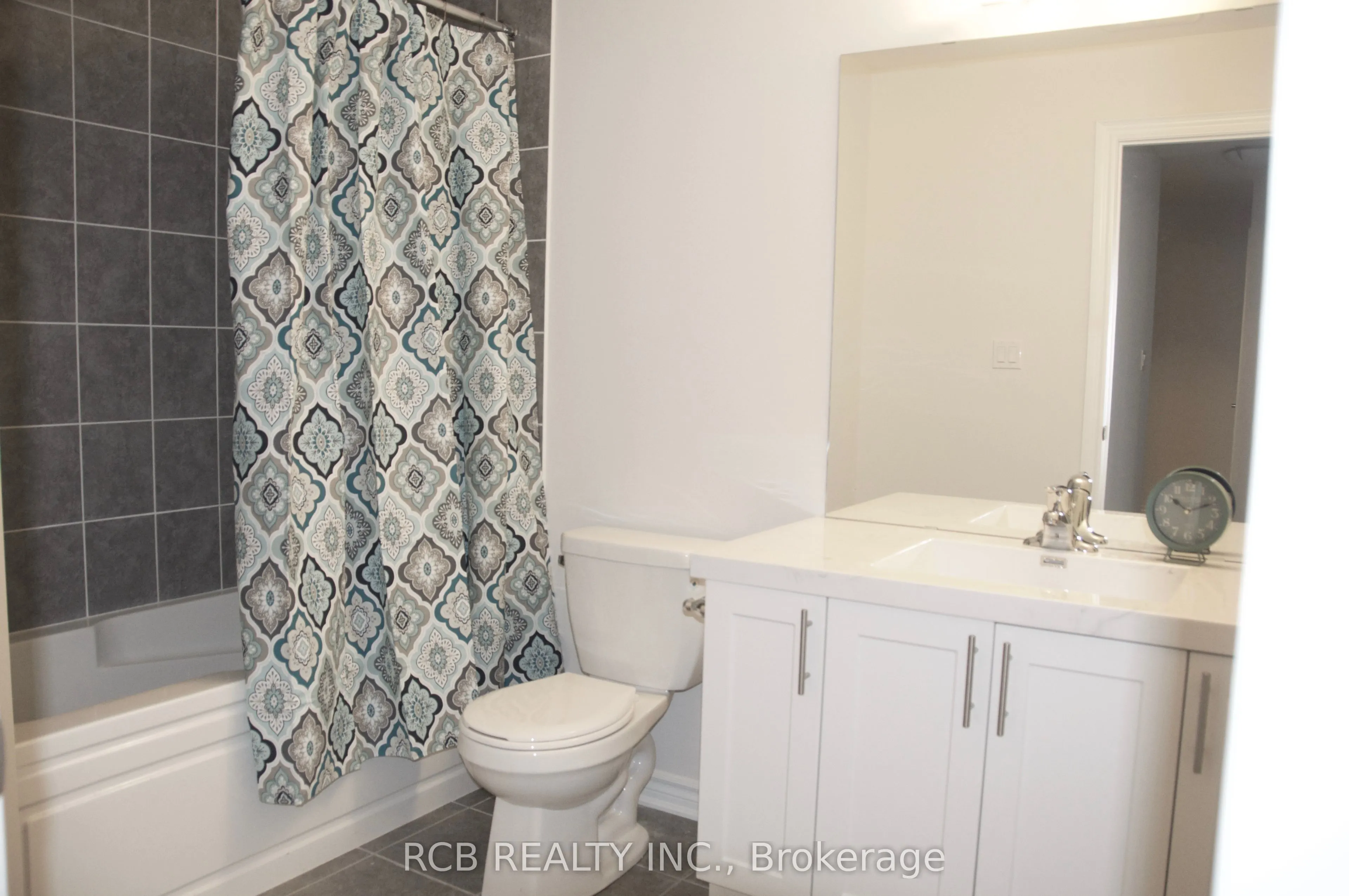 1178 Carnegie Drive E