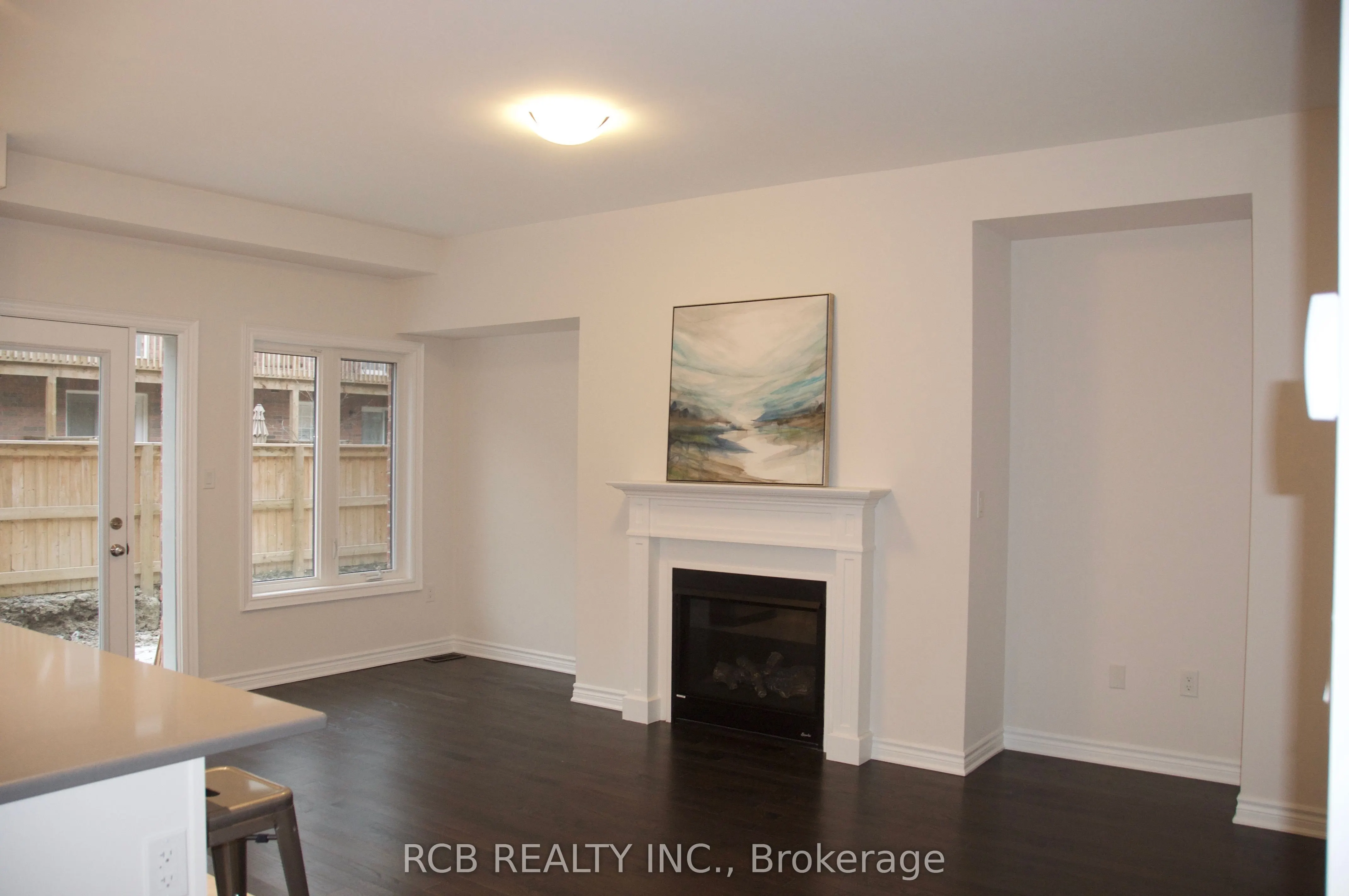 1178 Carnegie Drive E