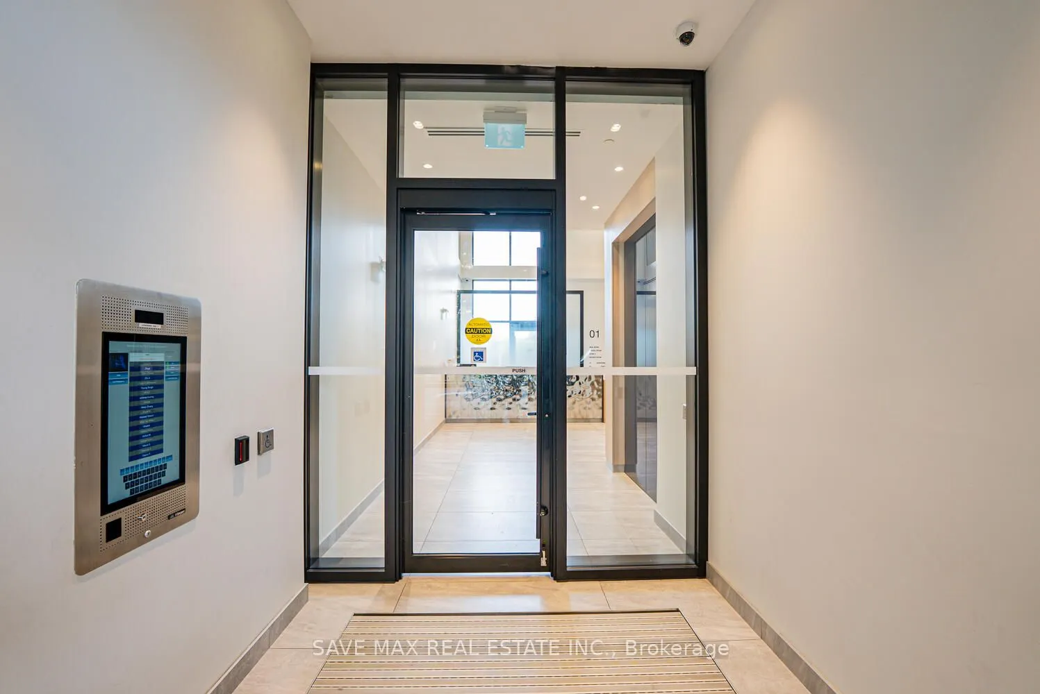 86 Dundas Street E, #916