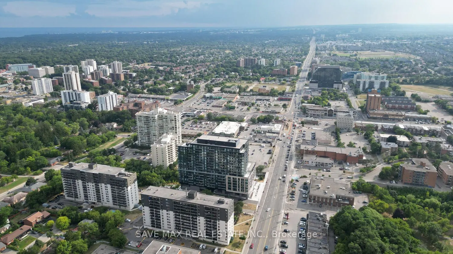 86 Dundas Street E, #916