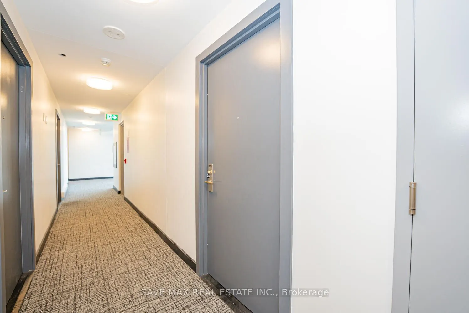 86 Dundas Street E, #916