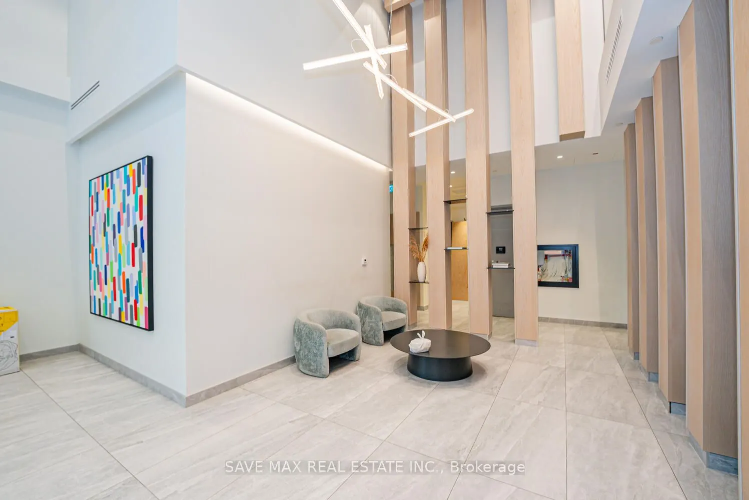 86 Dundas Street E, #916