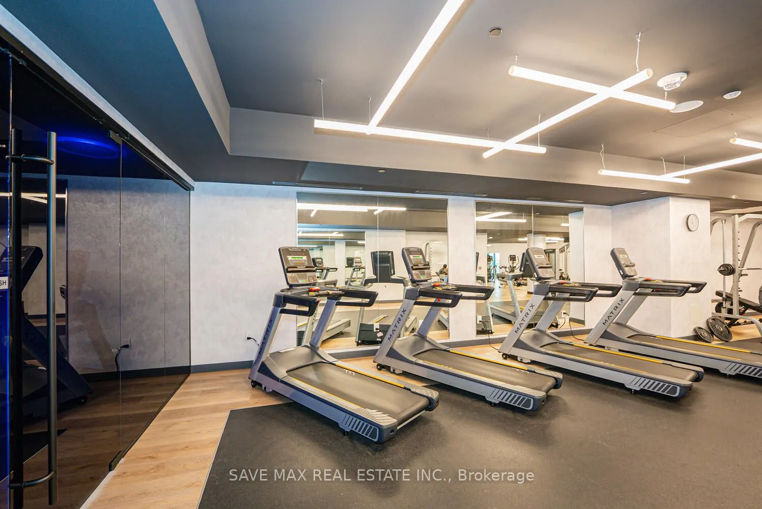 86 Dundas Street E, #916