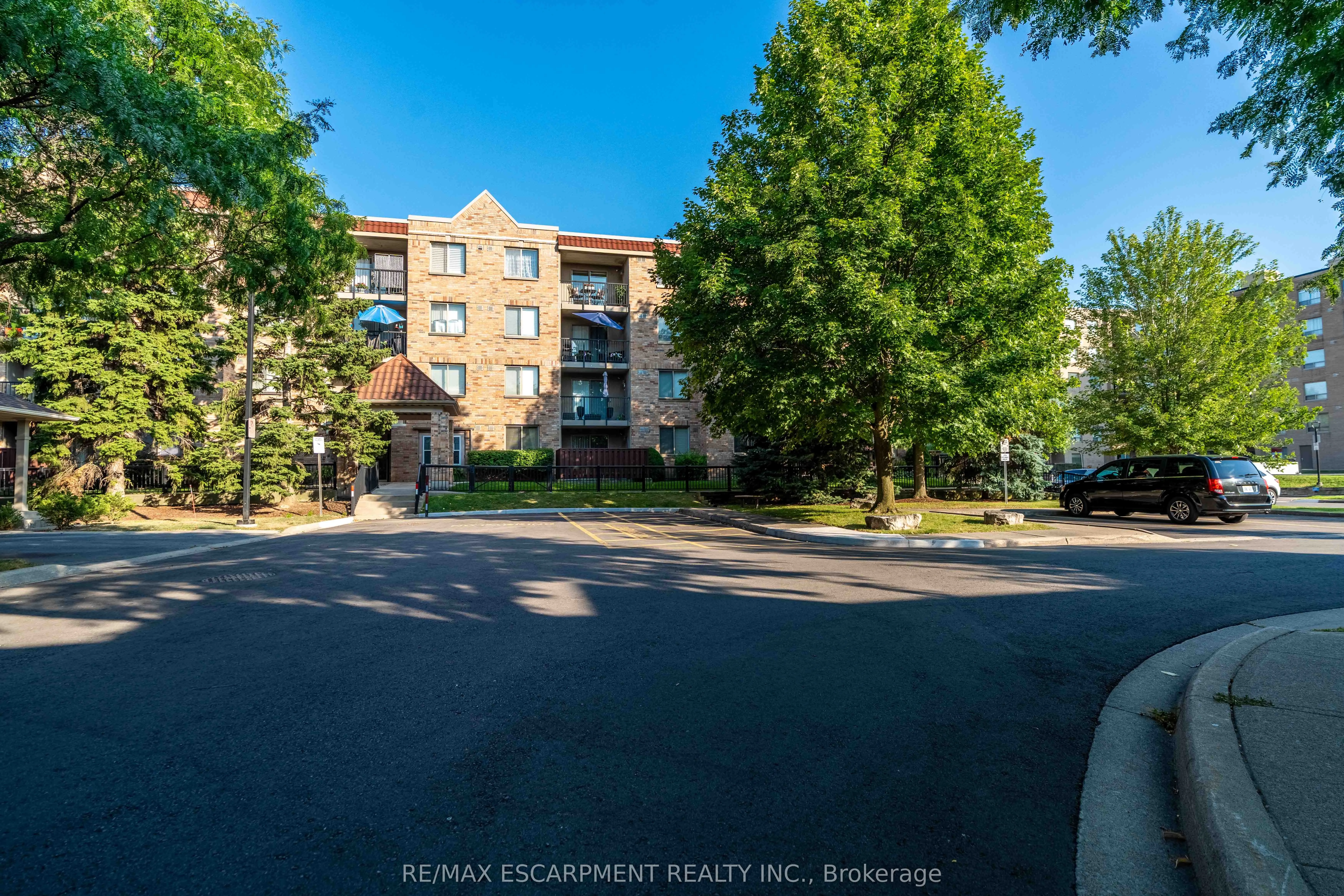 3499 Upper Middle Road, #102