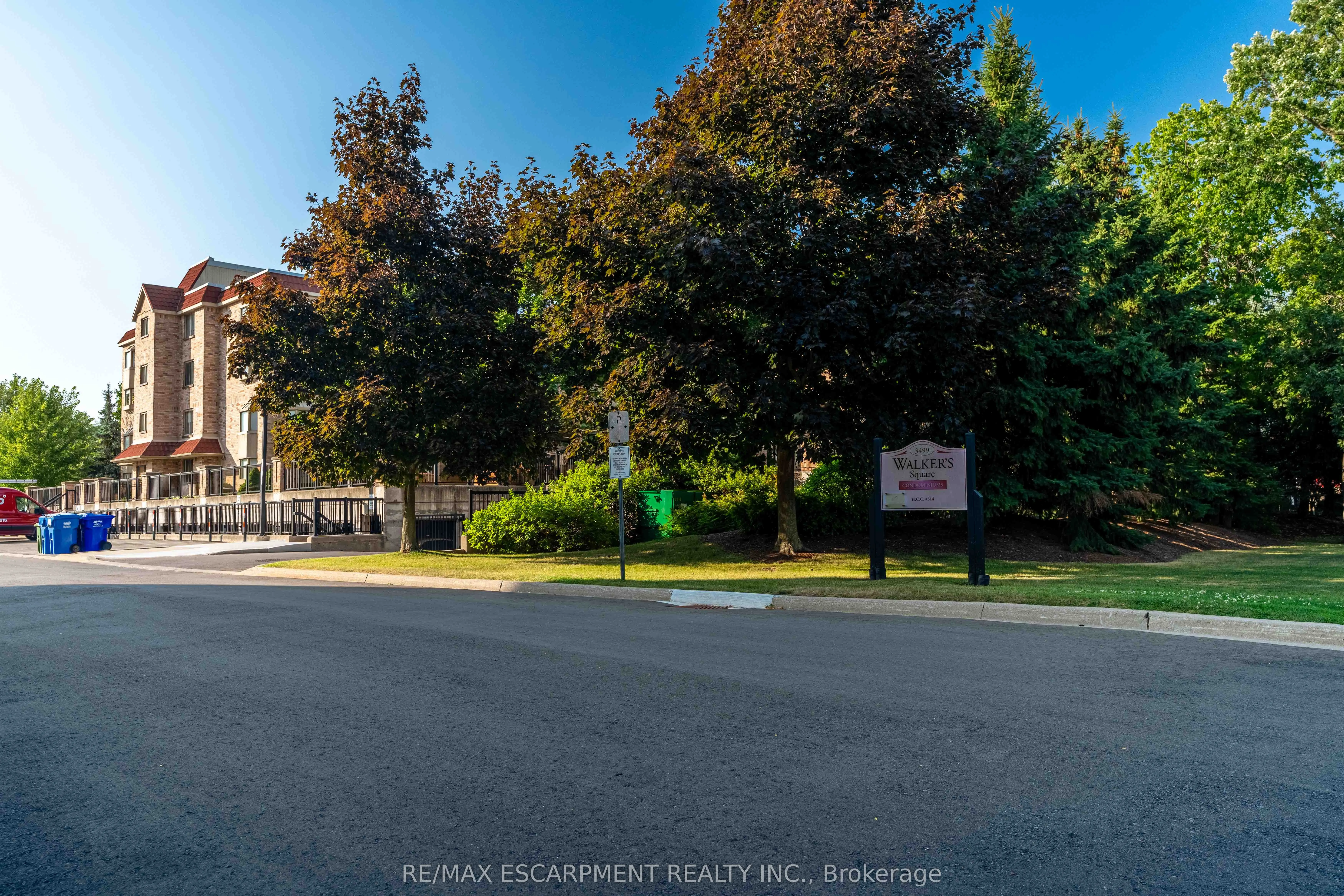 3499 Upper Middle Road, #102