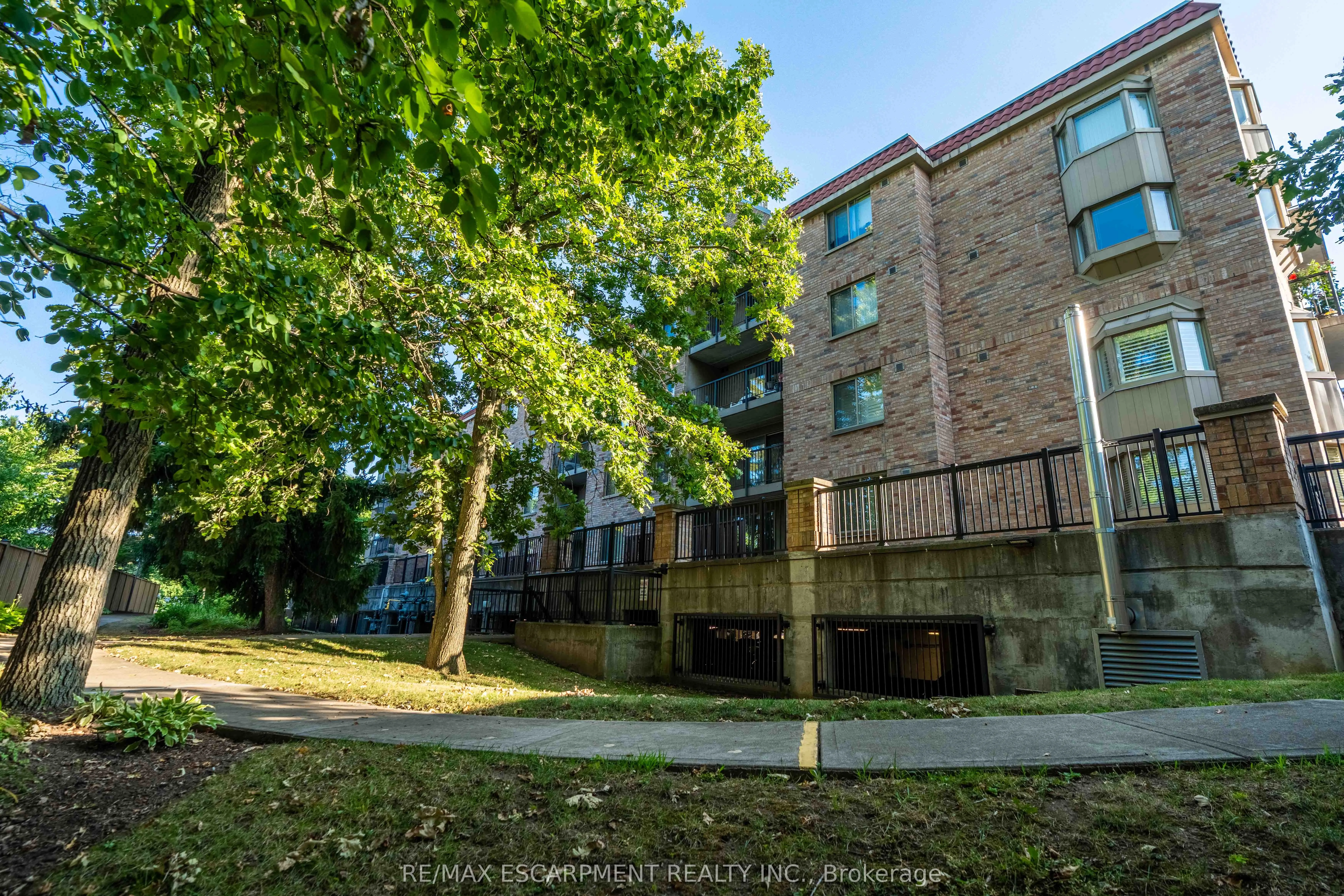 3499 Upper Middle Road, #102