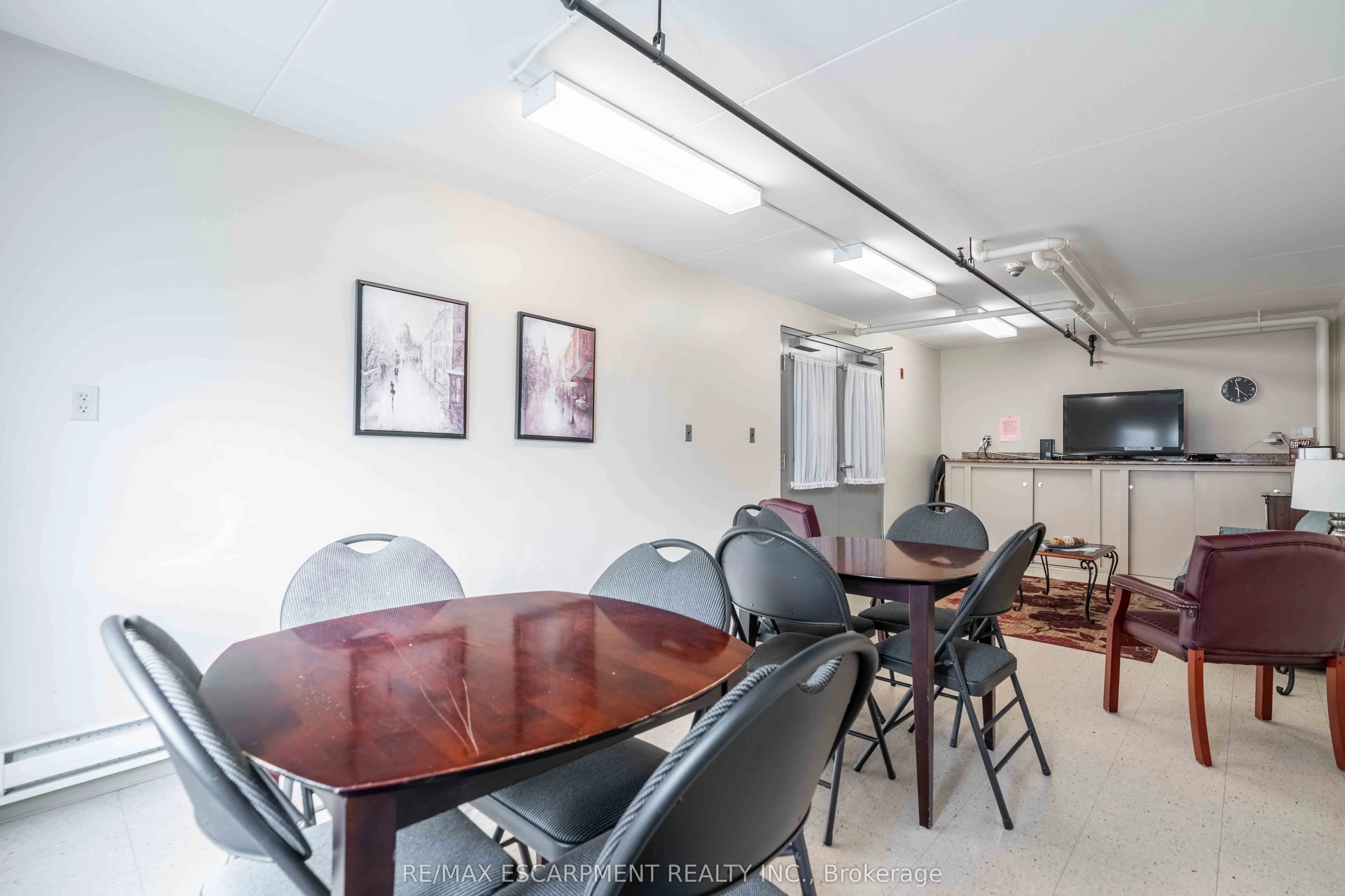 3499 Upper Middle Road, #102
