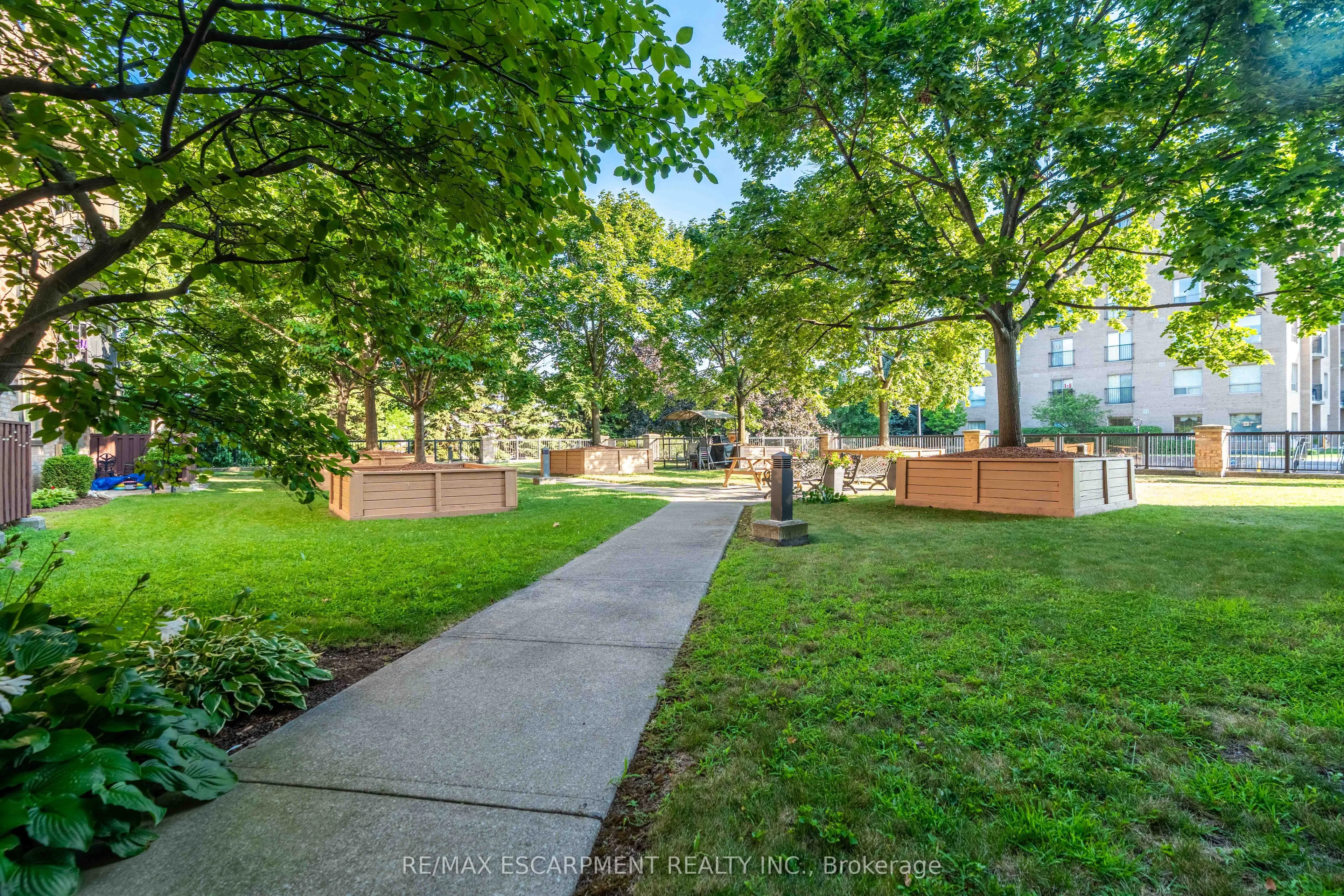 3499 Upper Middle Road, #102