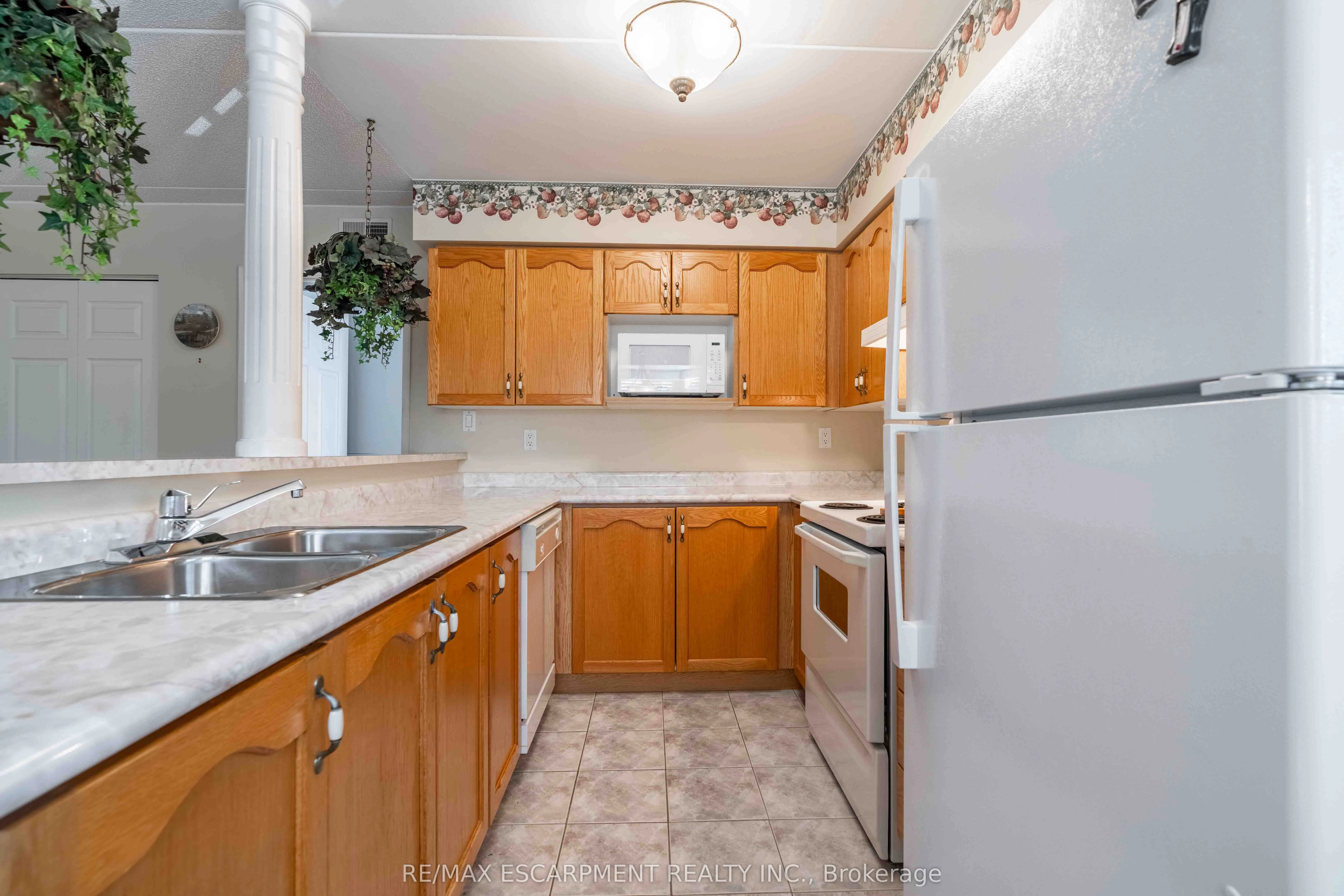 3499 Upper Middle Road, #102