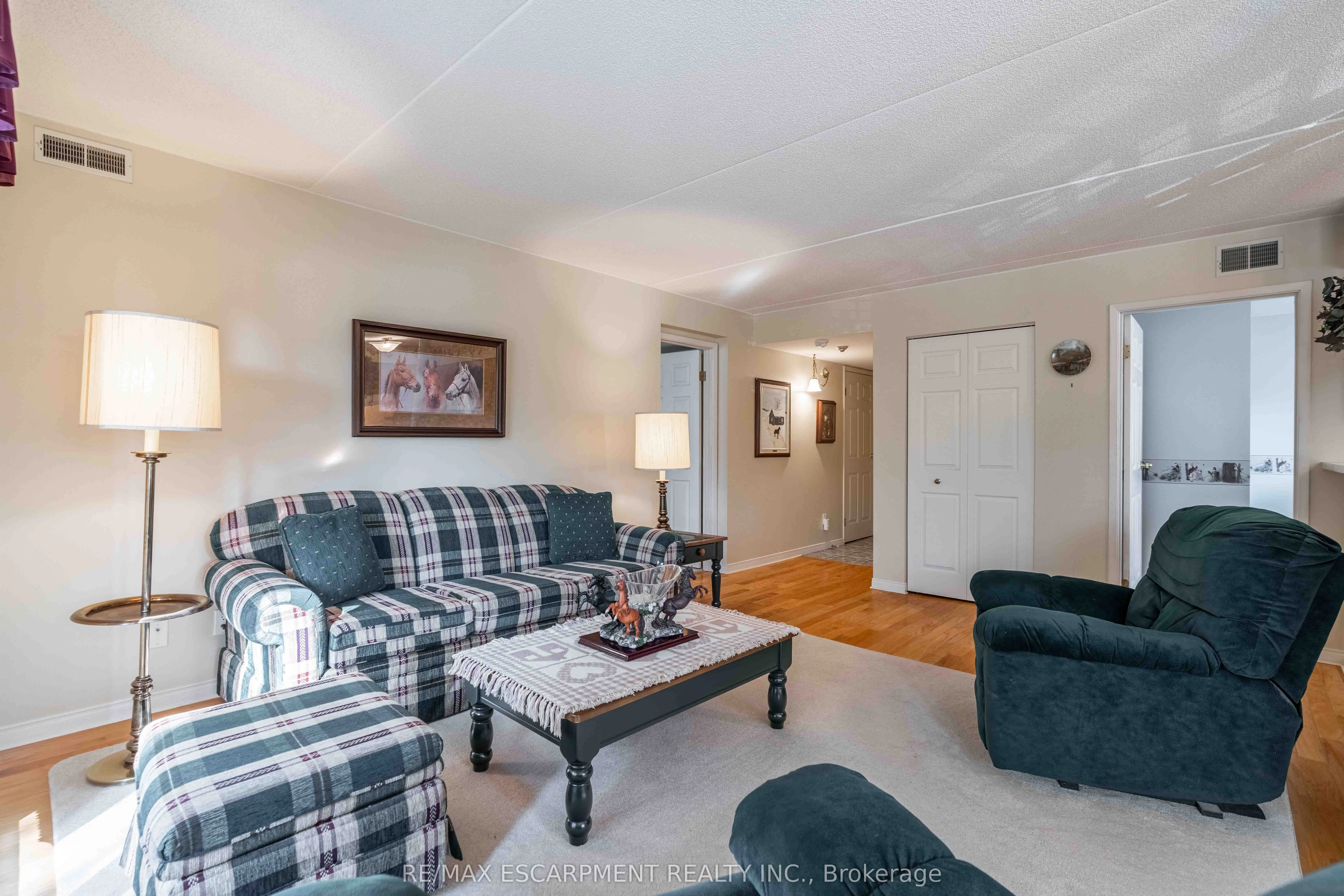 3499 Upper Middle Road, #102