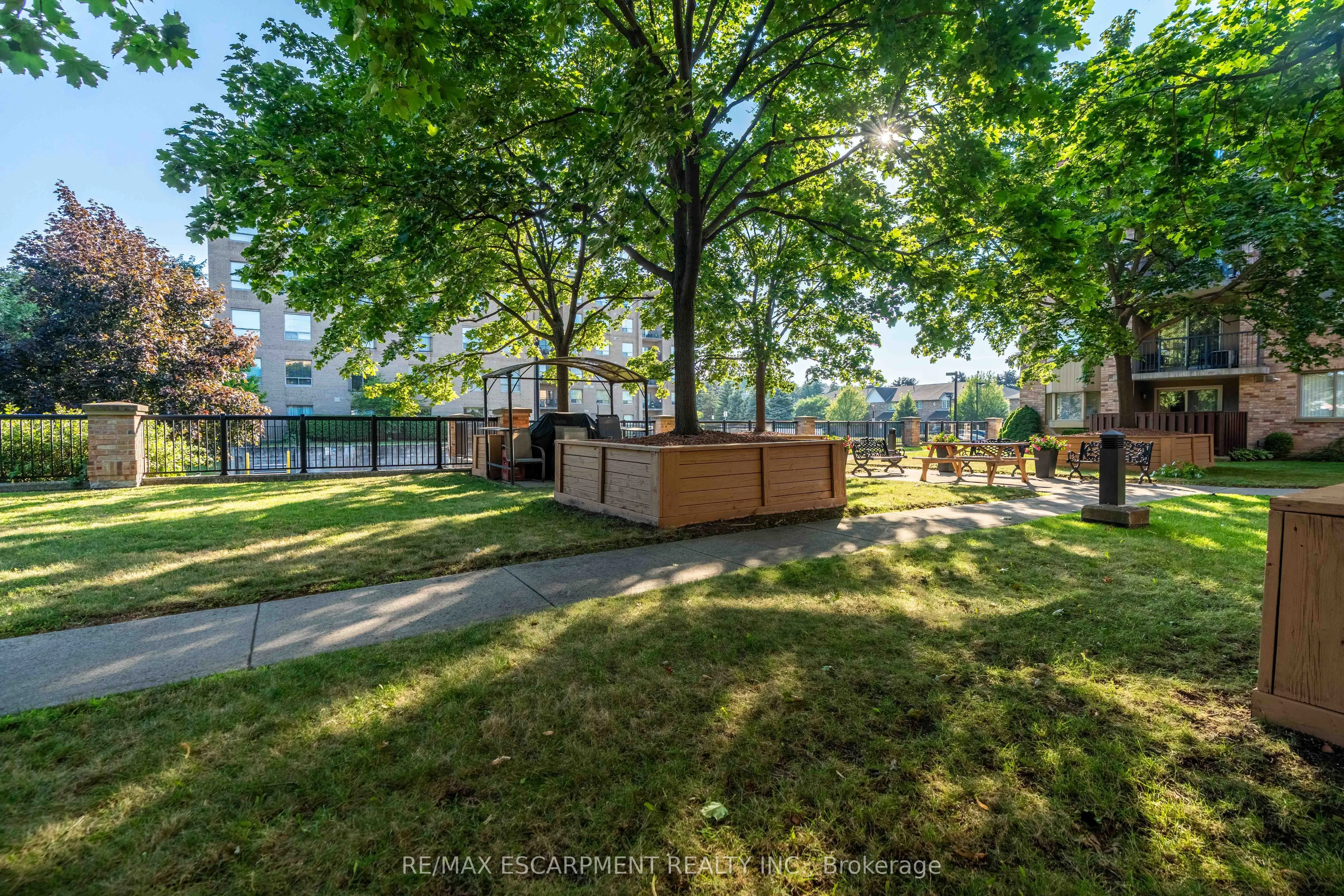 3499 Upper Middle Road, #102