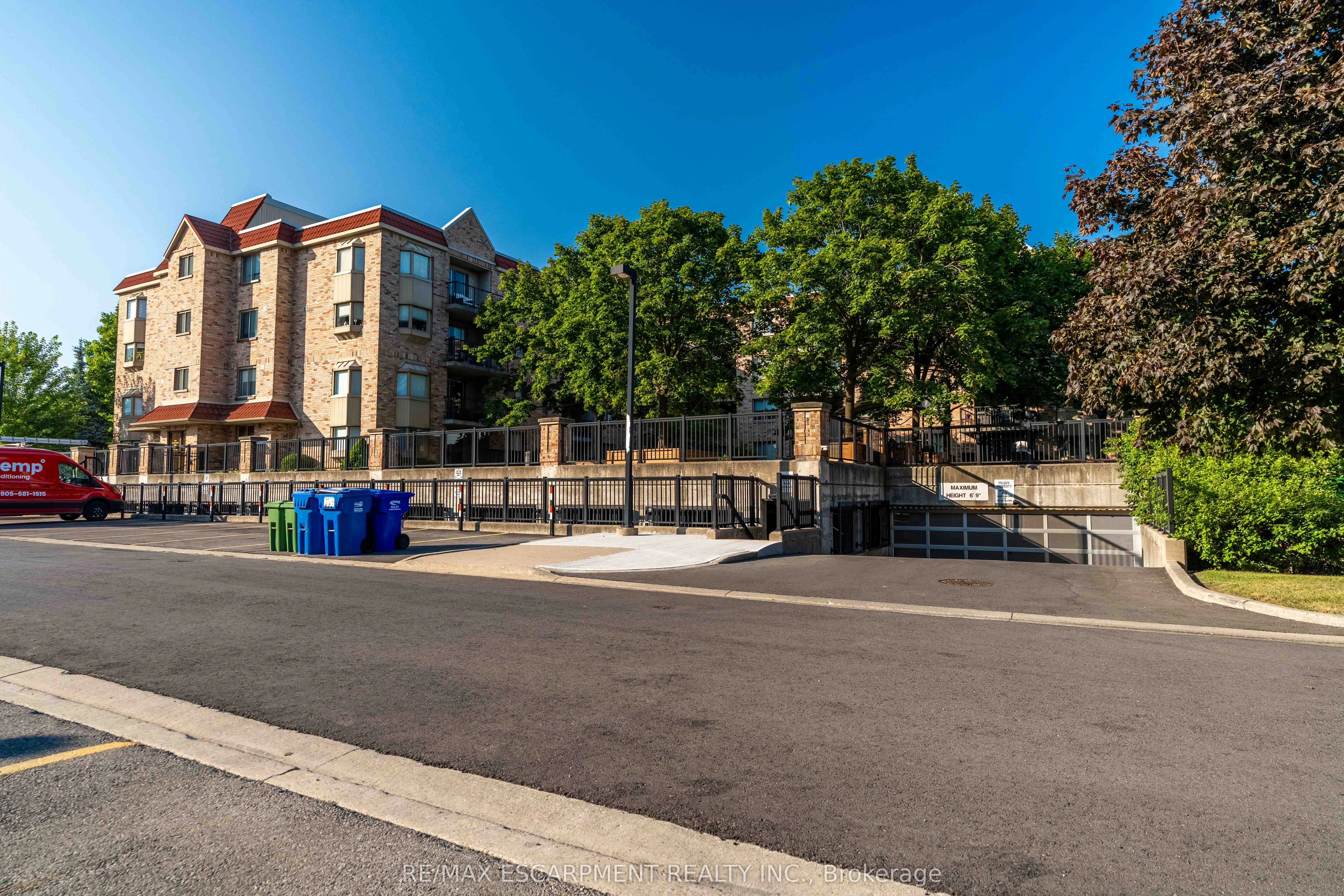 3499 Upper Middle Road, #102