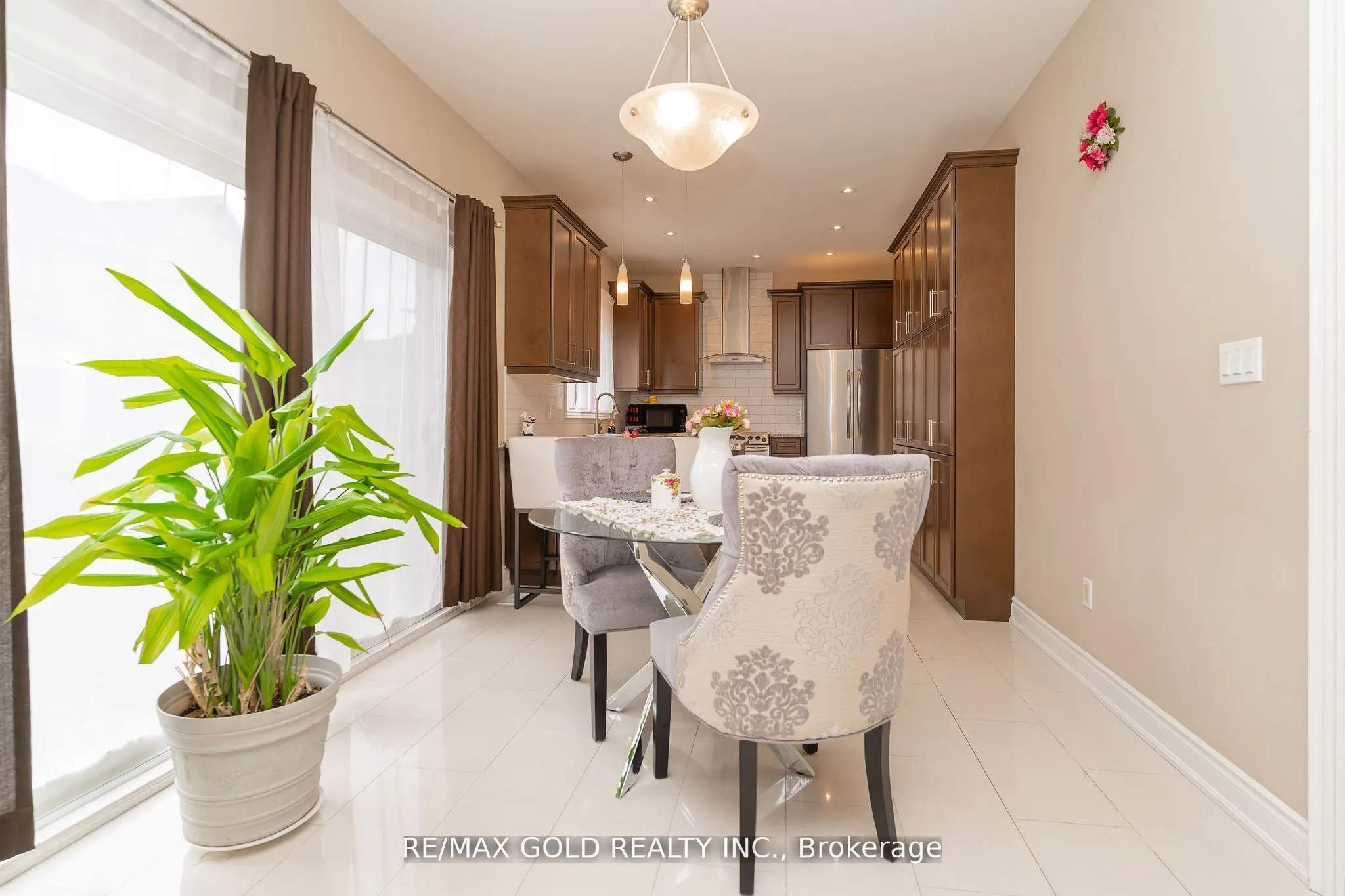 16 Palmvalley Drive