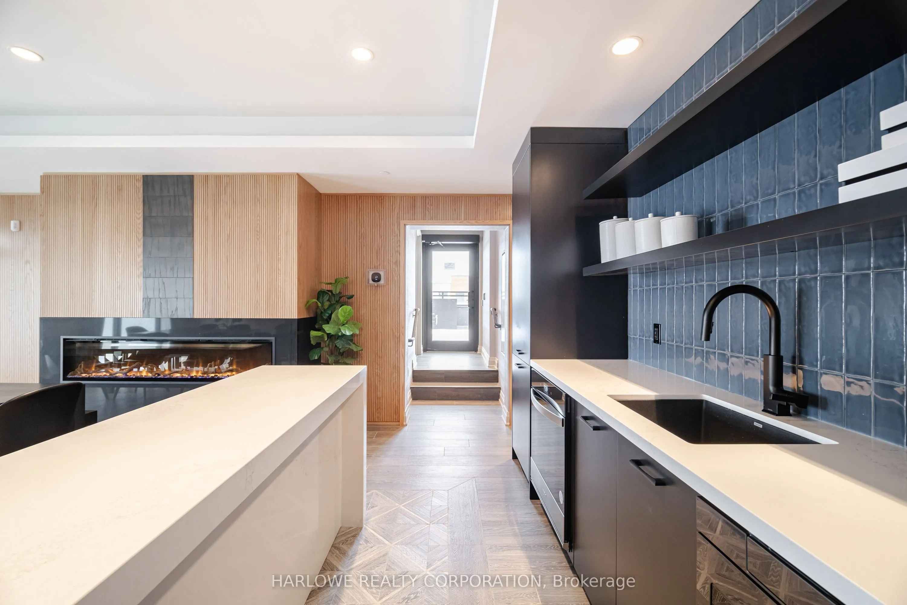 490 Gordon Krantz Avenue, #617