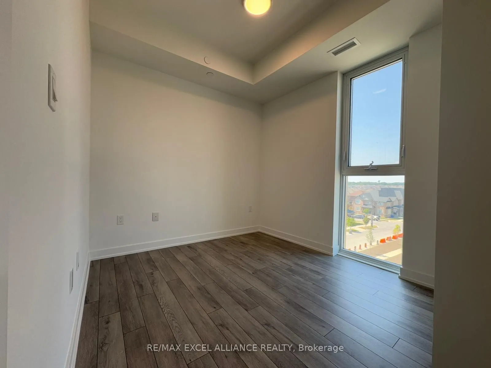1005 Dundas Street E, #636