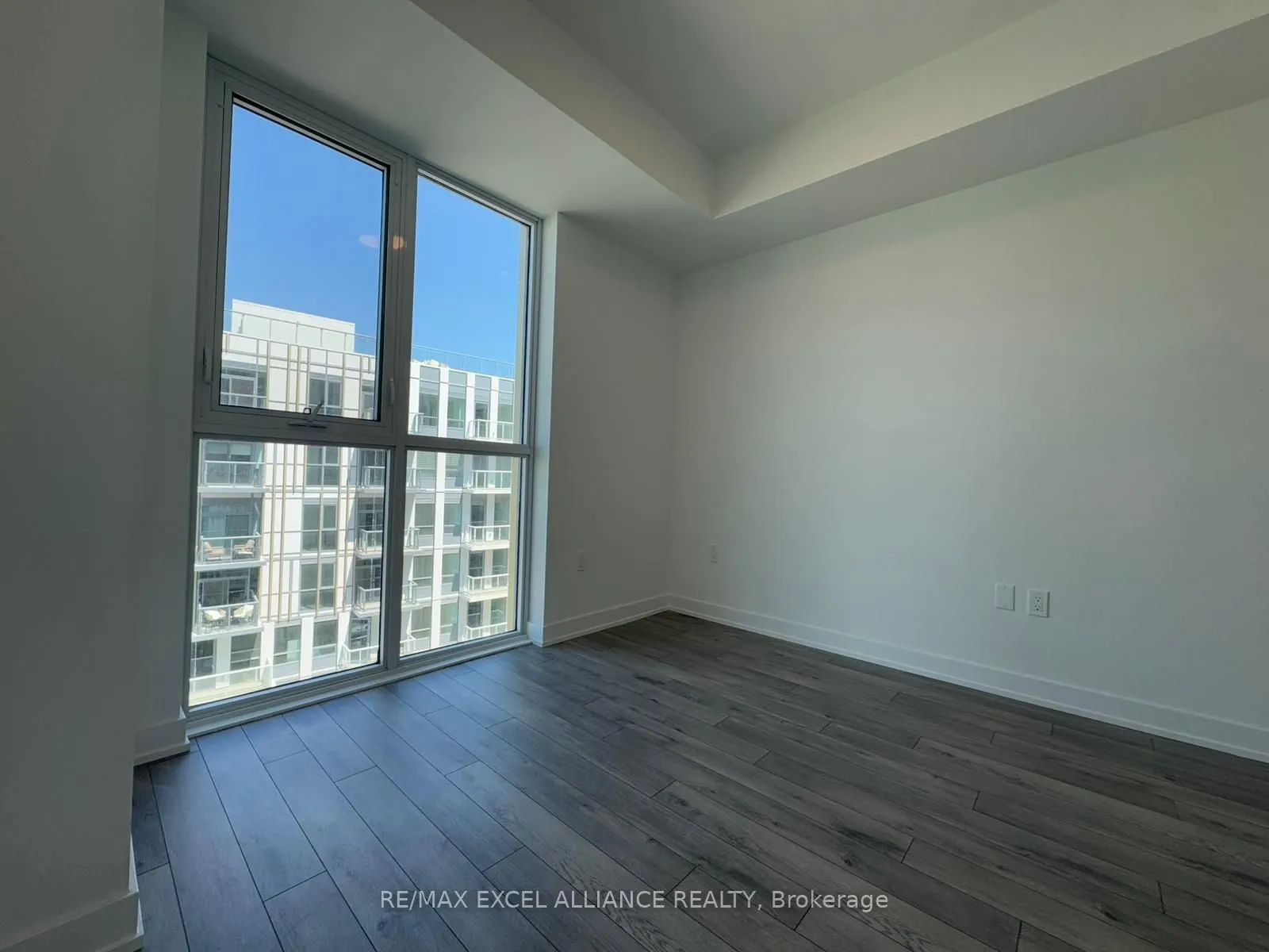 1005 Dundas Street E, #636
