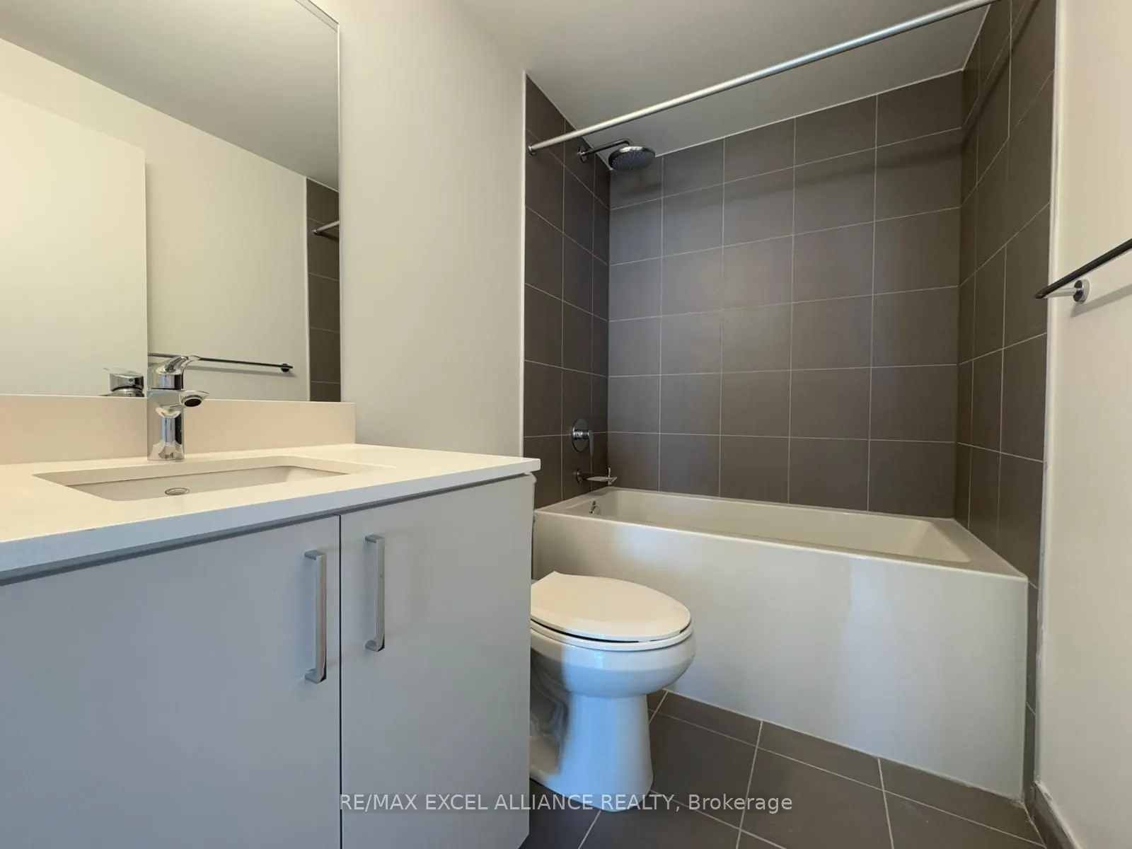 1005 Dundas Street E, #636