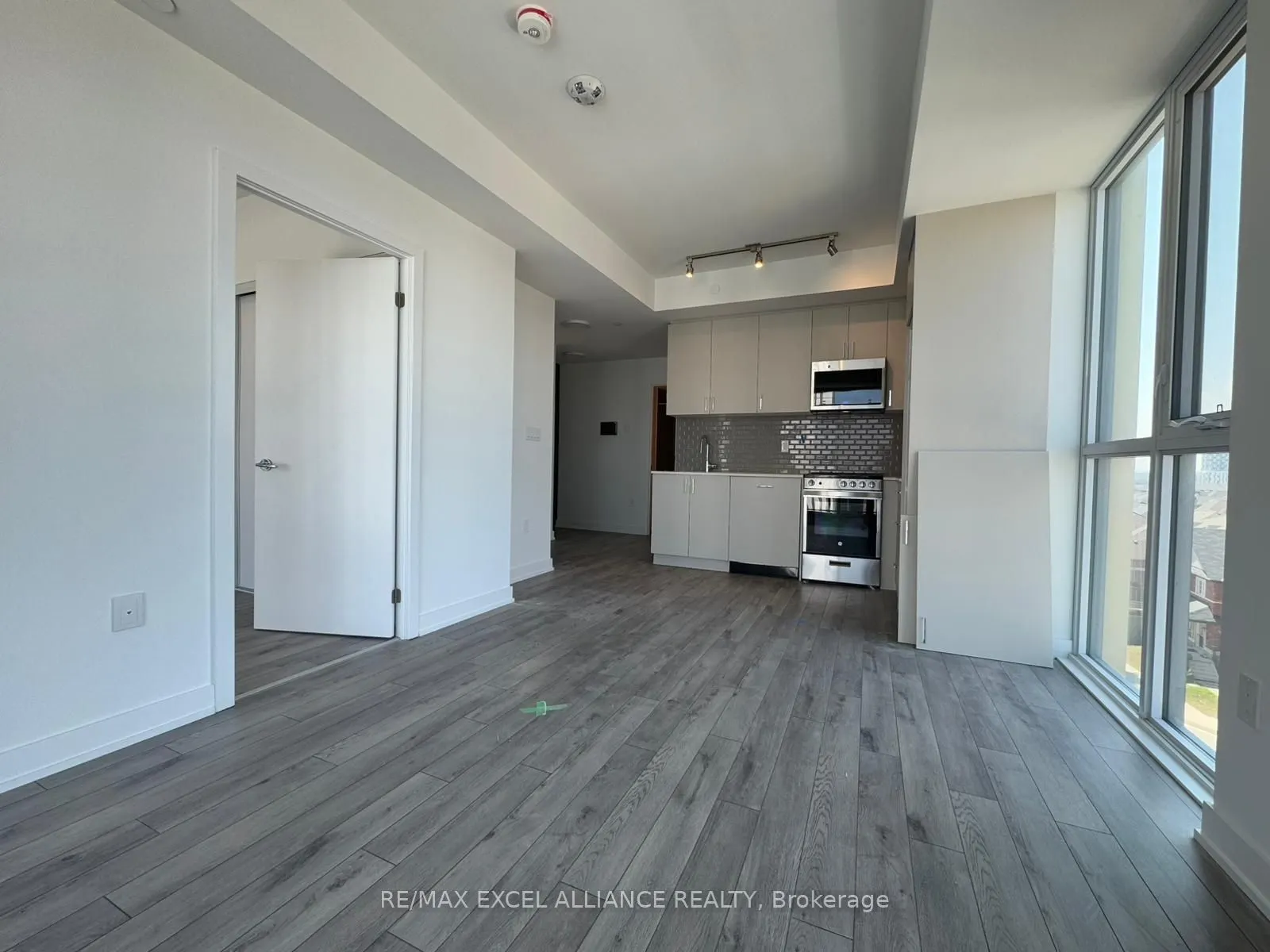 1005 Dundas Street E, #636