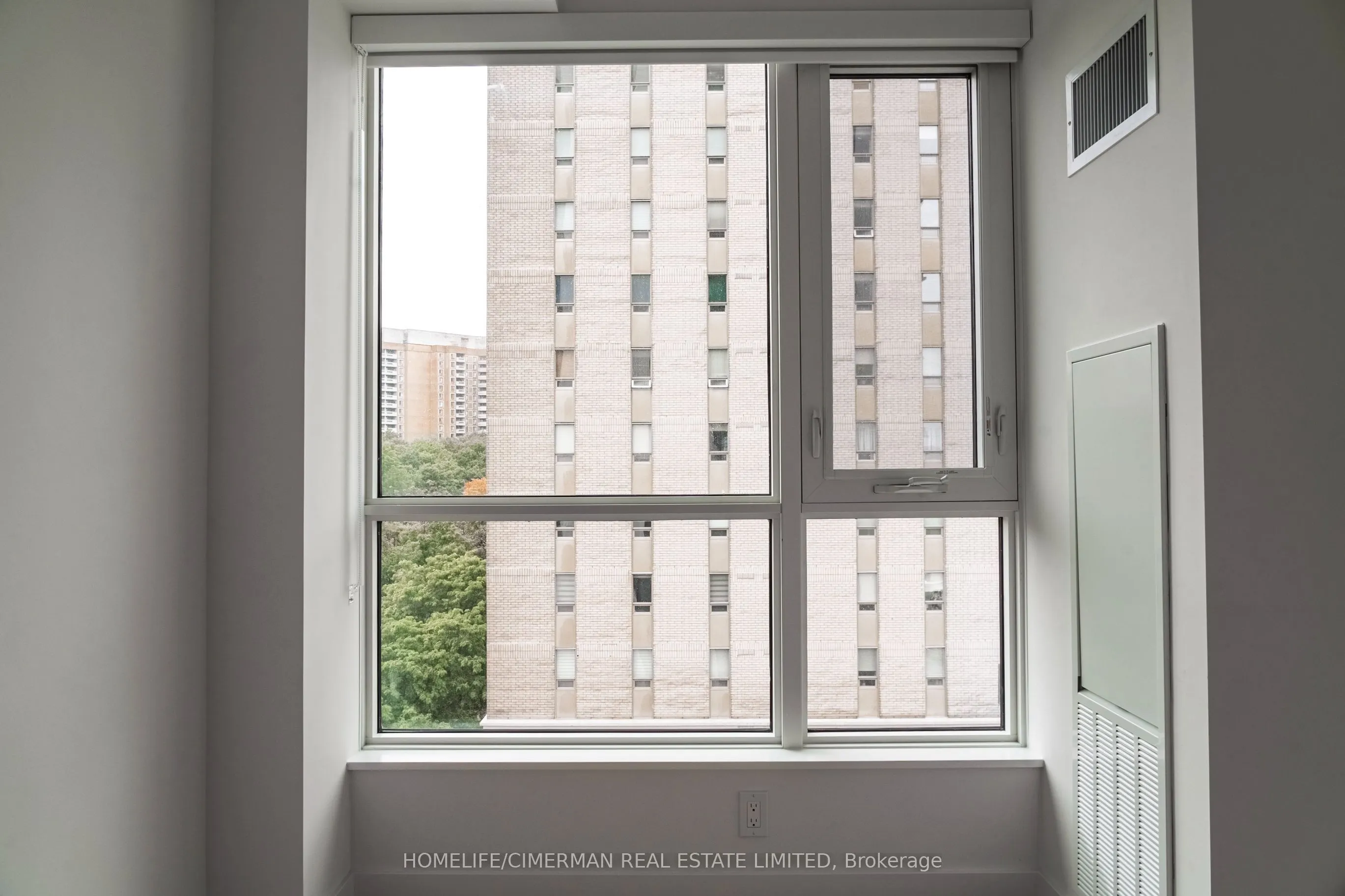 202 Burnhamthorpe Road E, #602