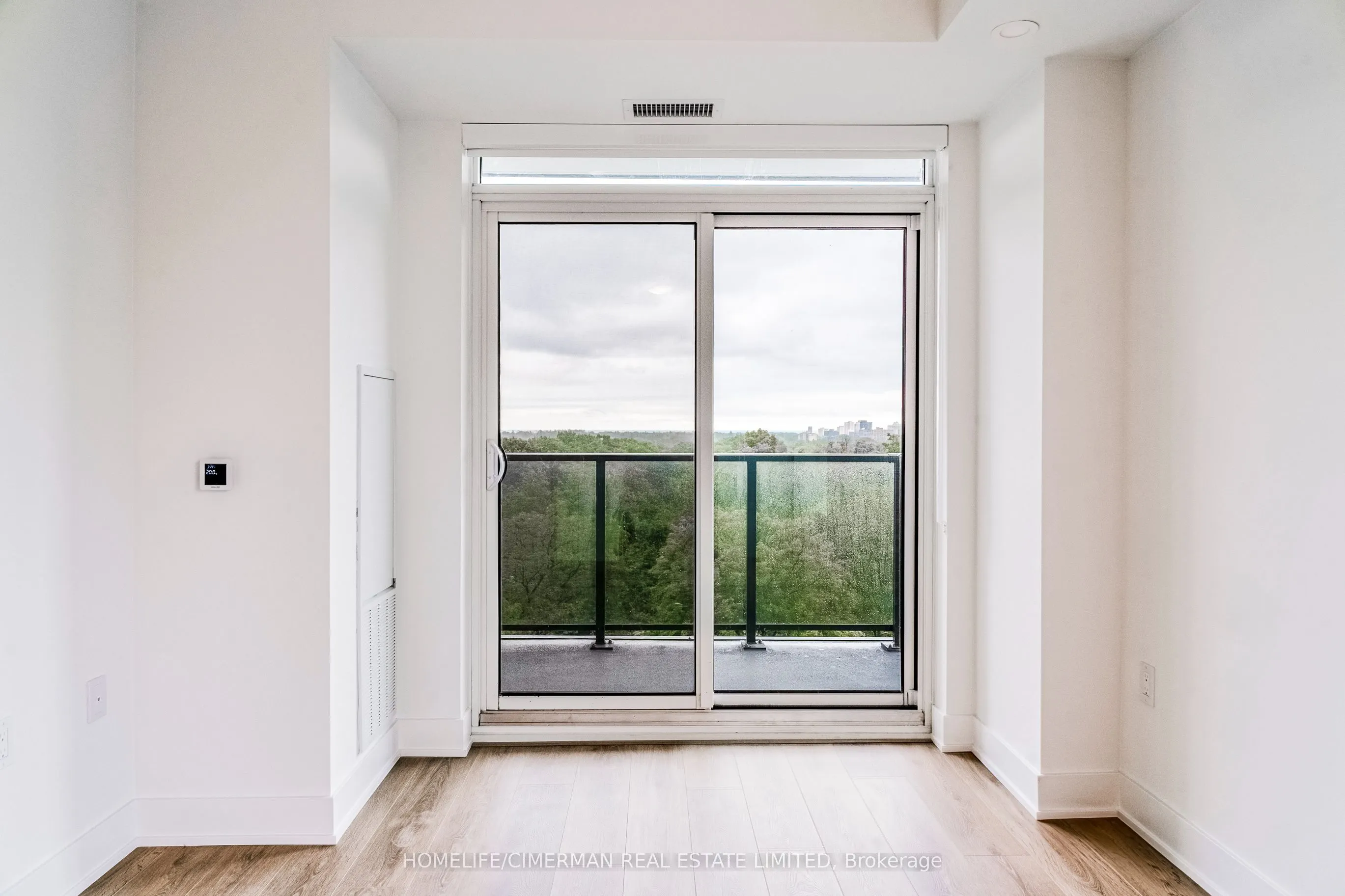 202 Burnhamthorpe Road E, #602