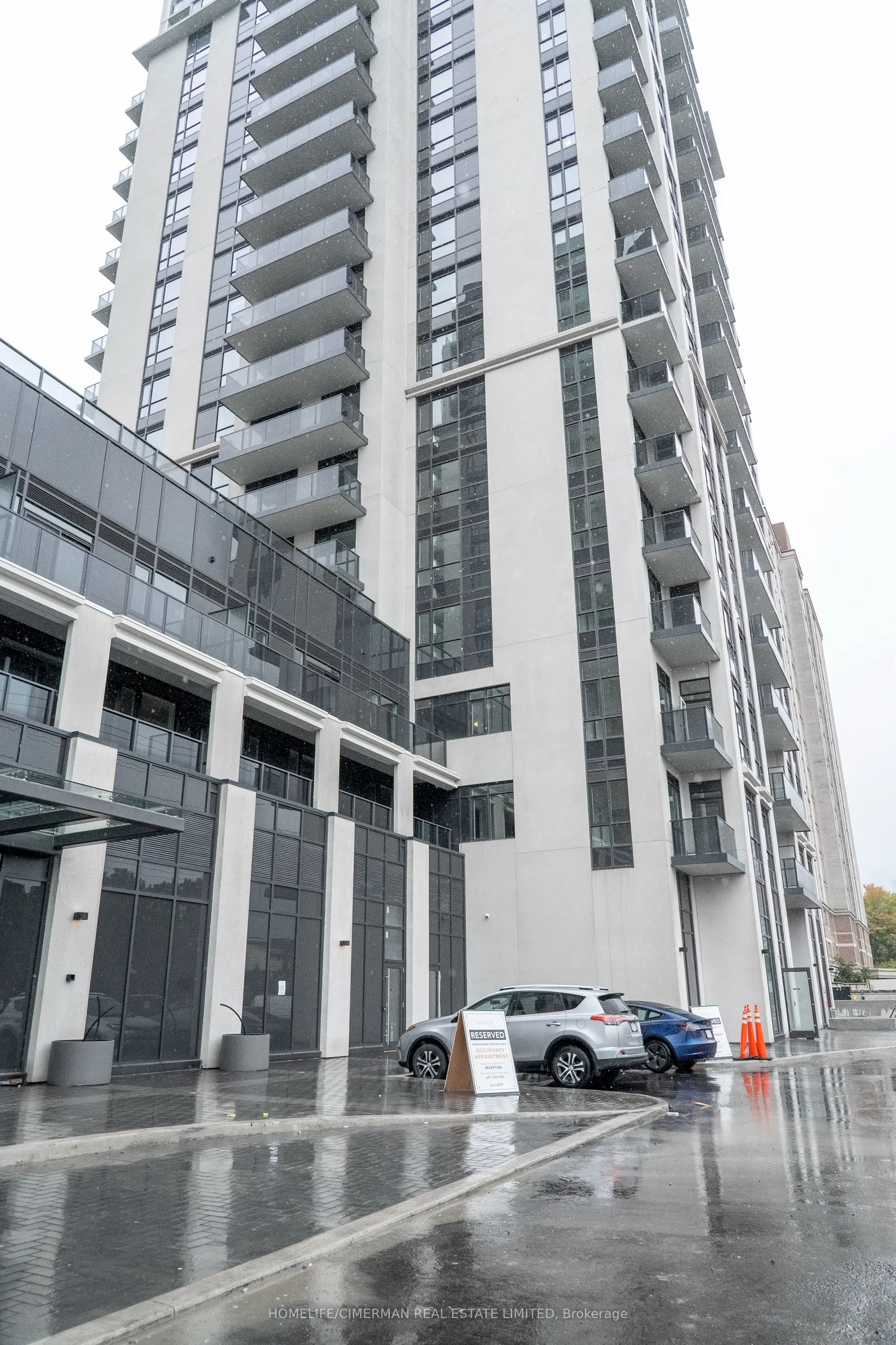 202 Burnhamthorpe Road E, #602