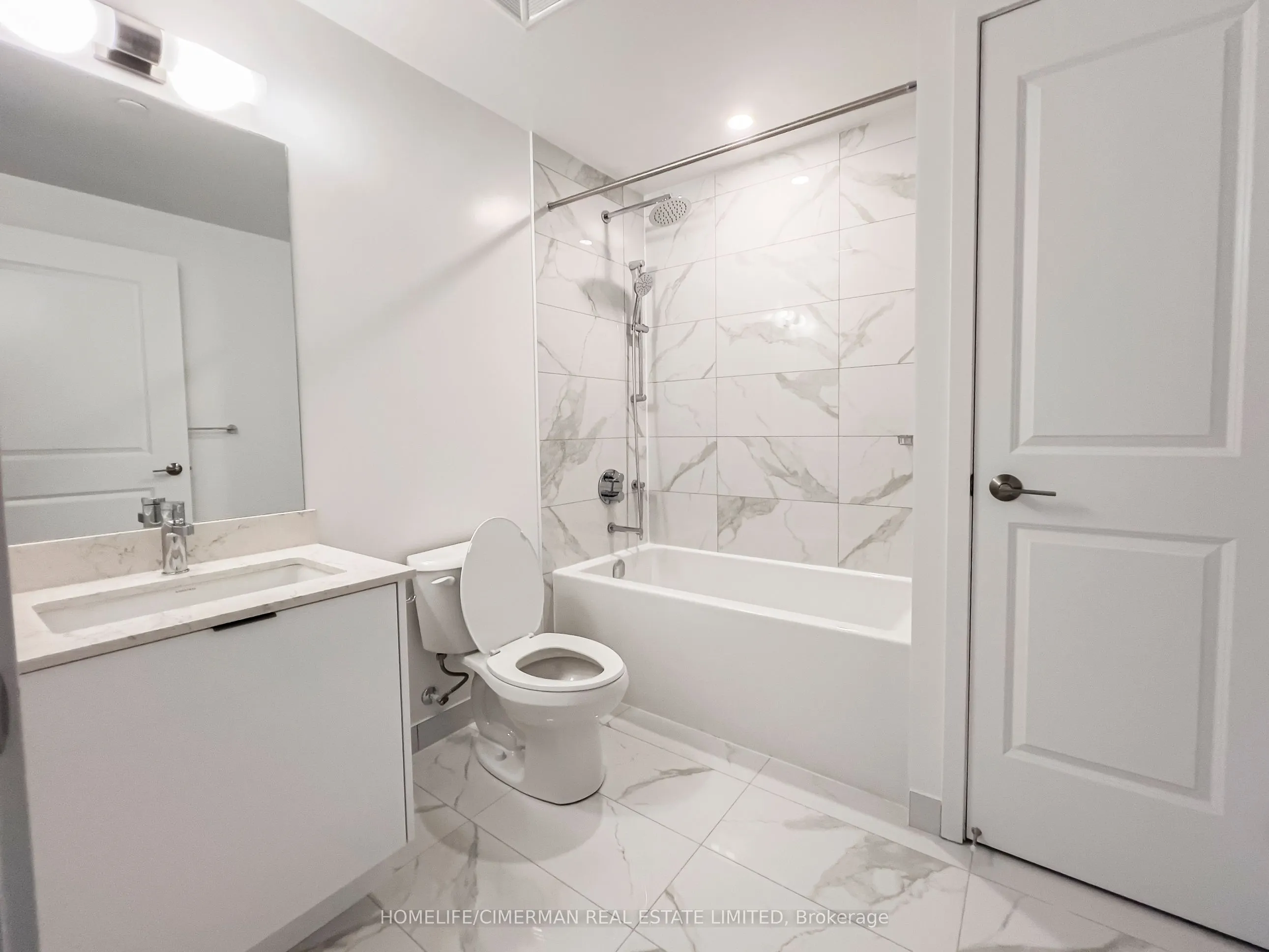 202 Burnhamthorpe Road E, #602