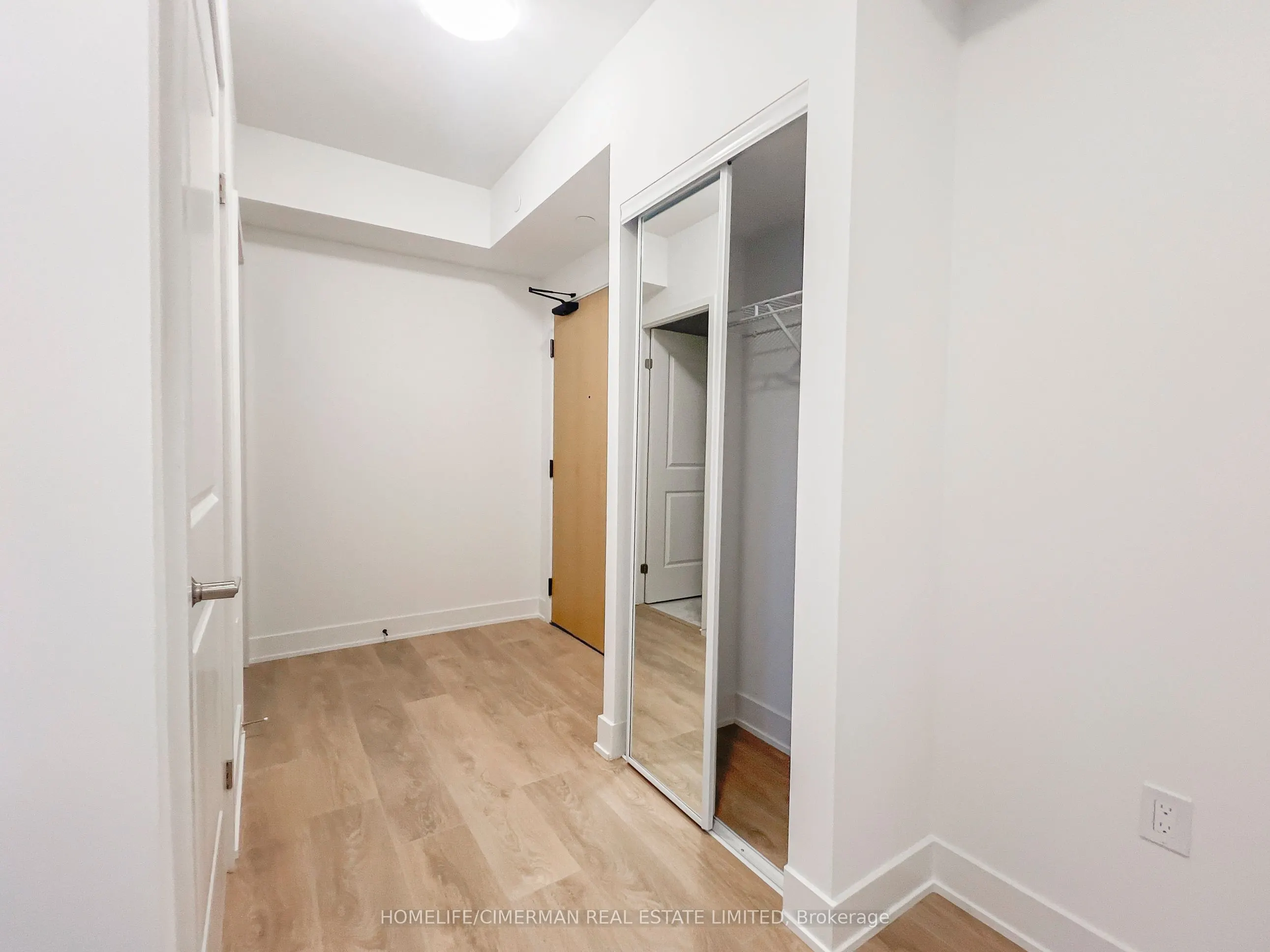 202 Burnhamthorpe Road E, #602