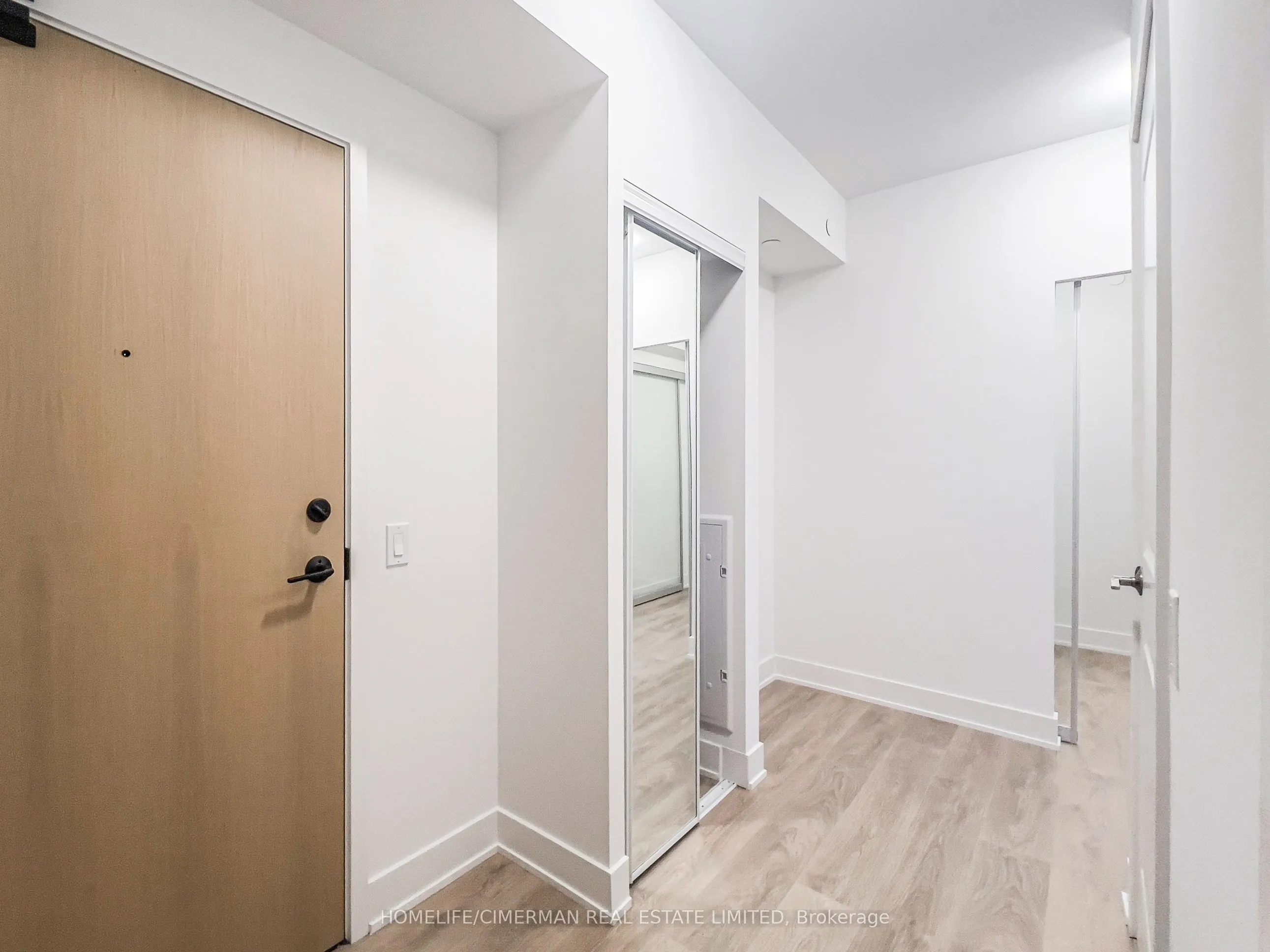 202 Burnhamthorpe Road E, #602