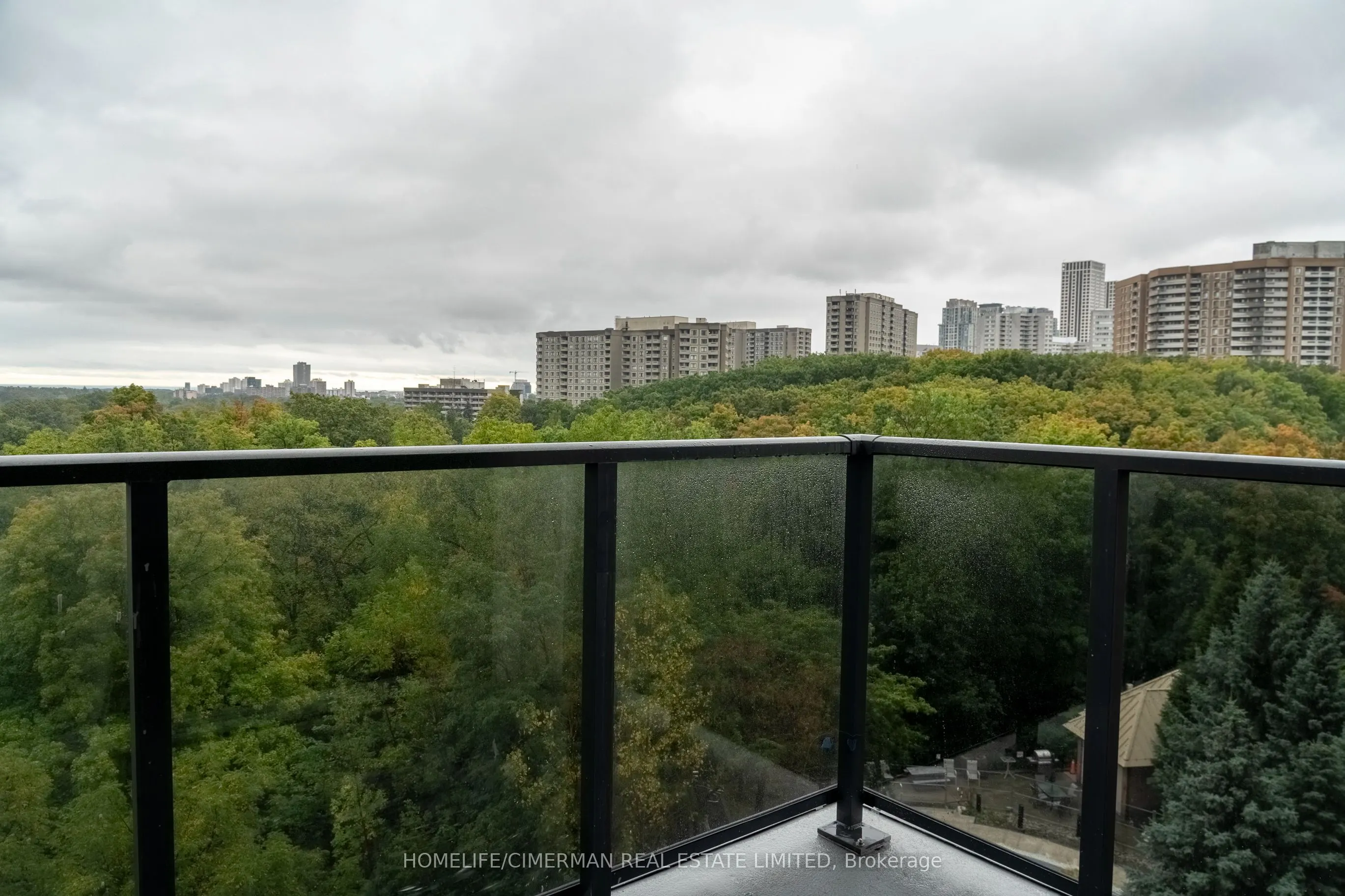 202 Burnhamthorpe Road E, #602