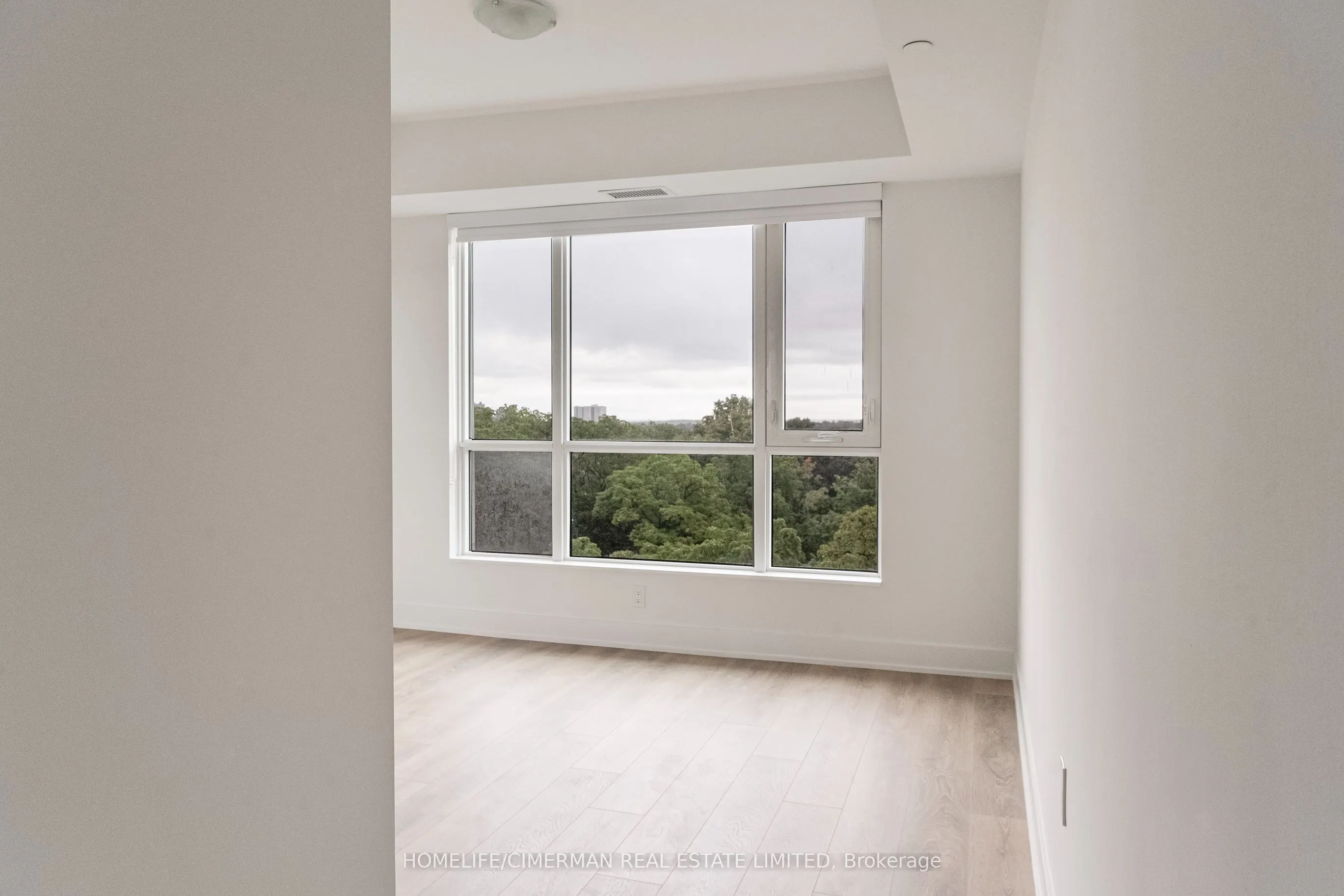 202 Burnhamthorpe Road E, #602