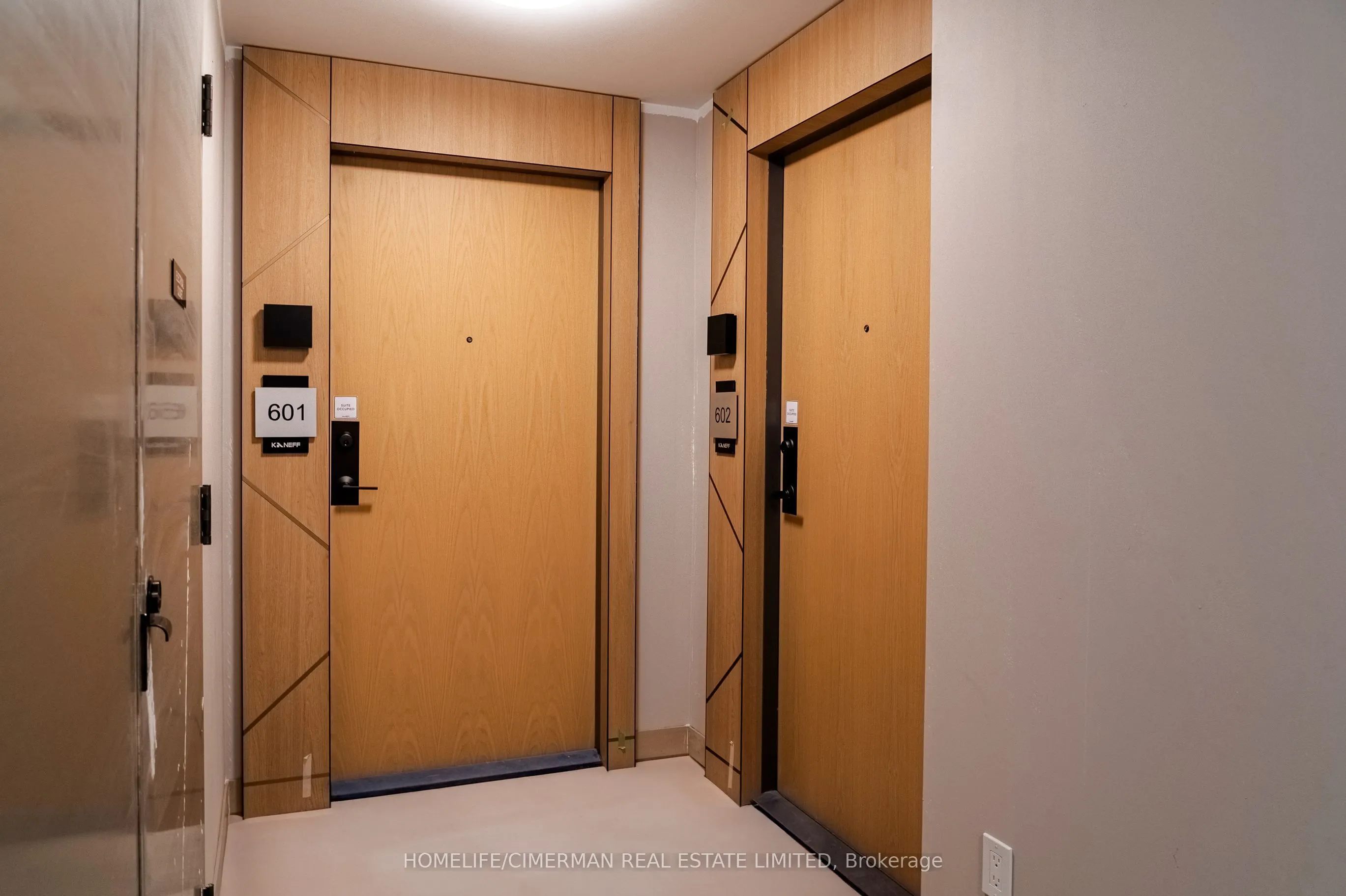 202 Burnhamthorpe Road E, #602