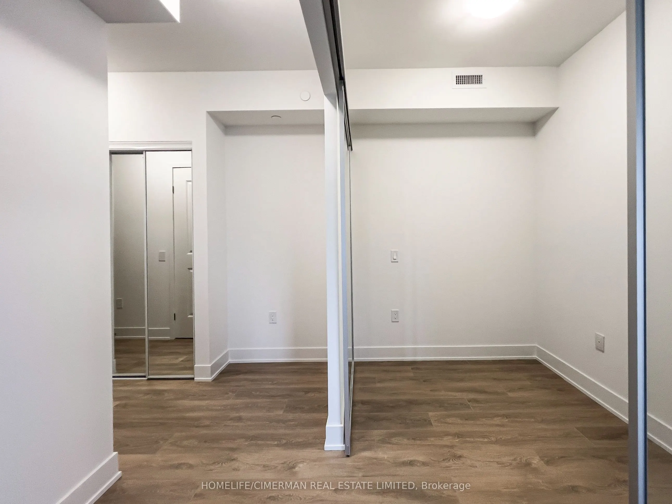 202 Burnhamthorpe Road E, #602