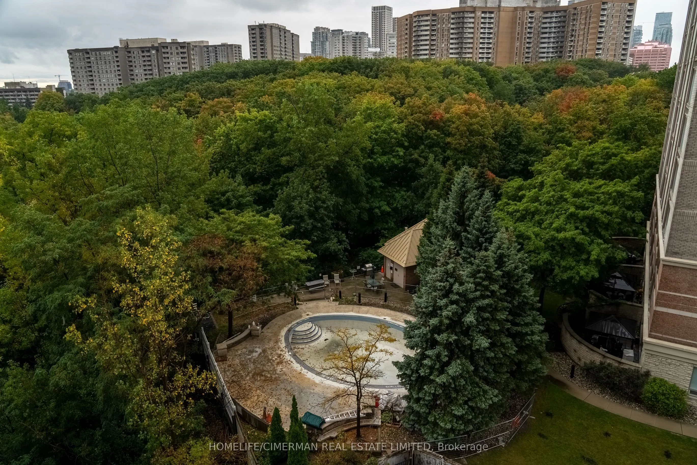 202 Burnhamthorpe Road E, #602