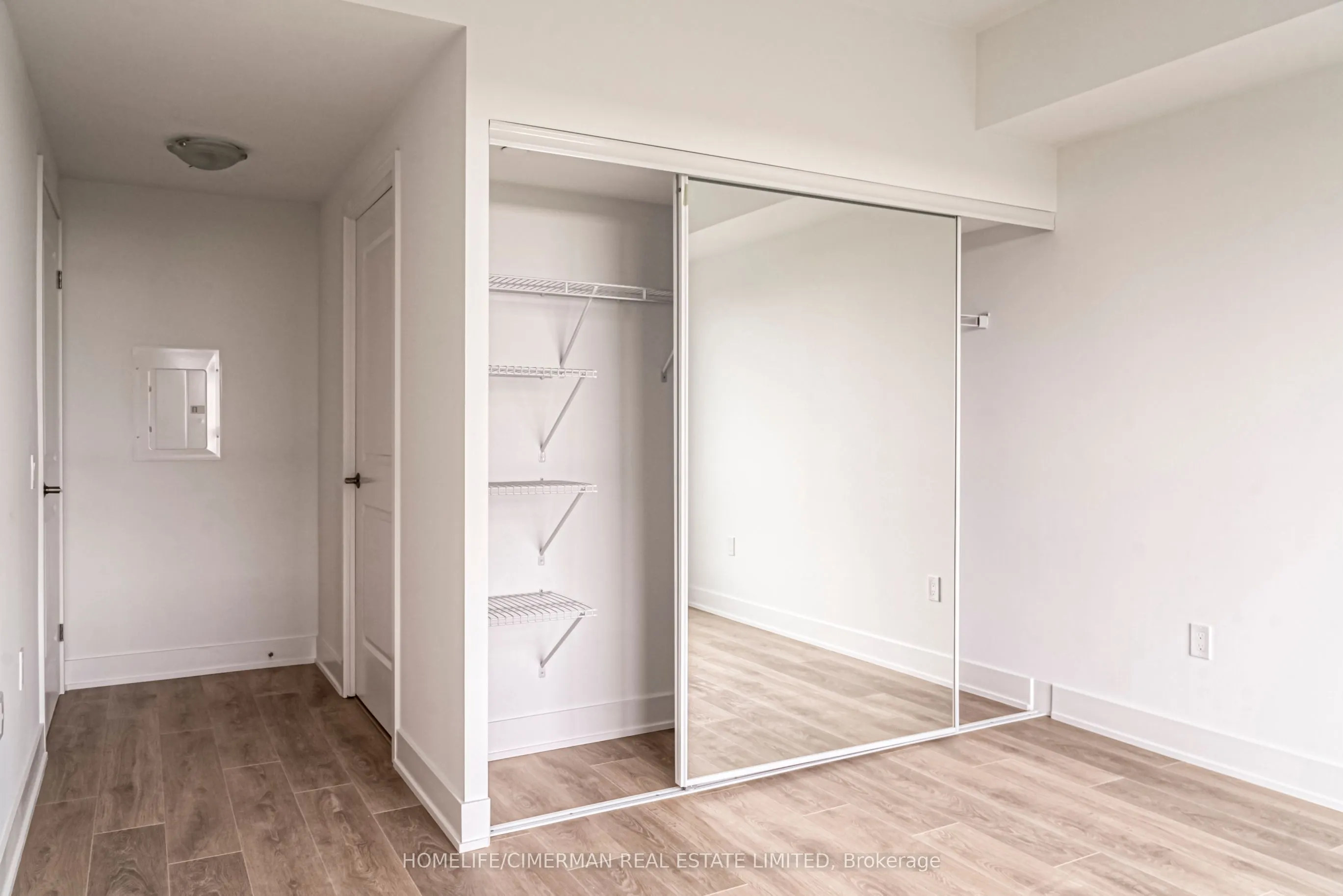 202 Burnhamthorpe Road E, #602