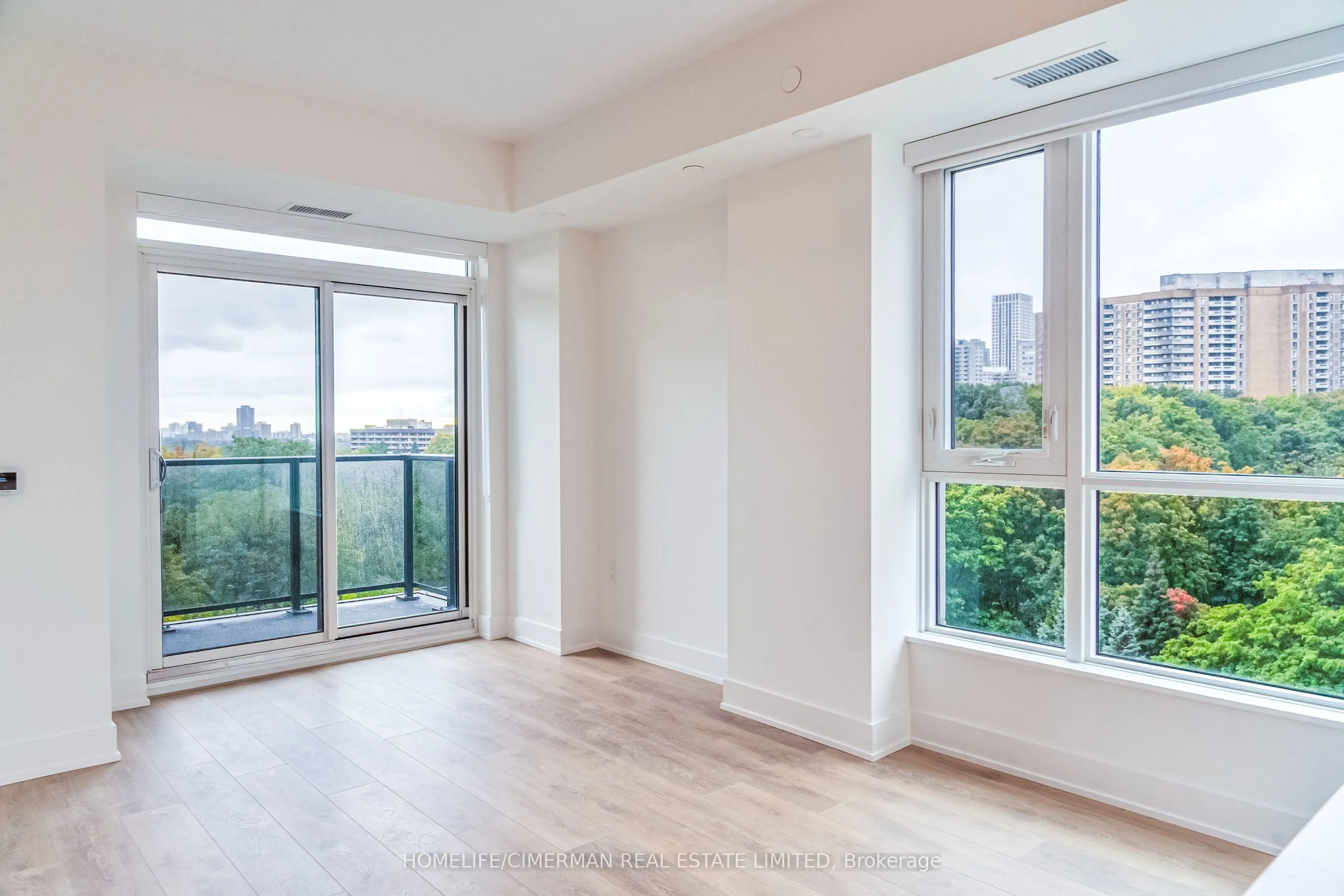 202 Burnhamthorpe Road E, #602