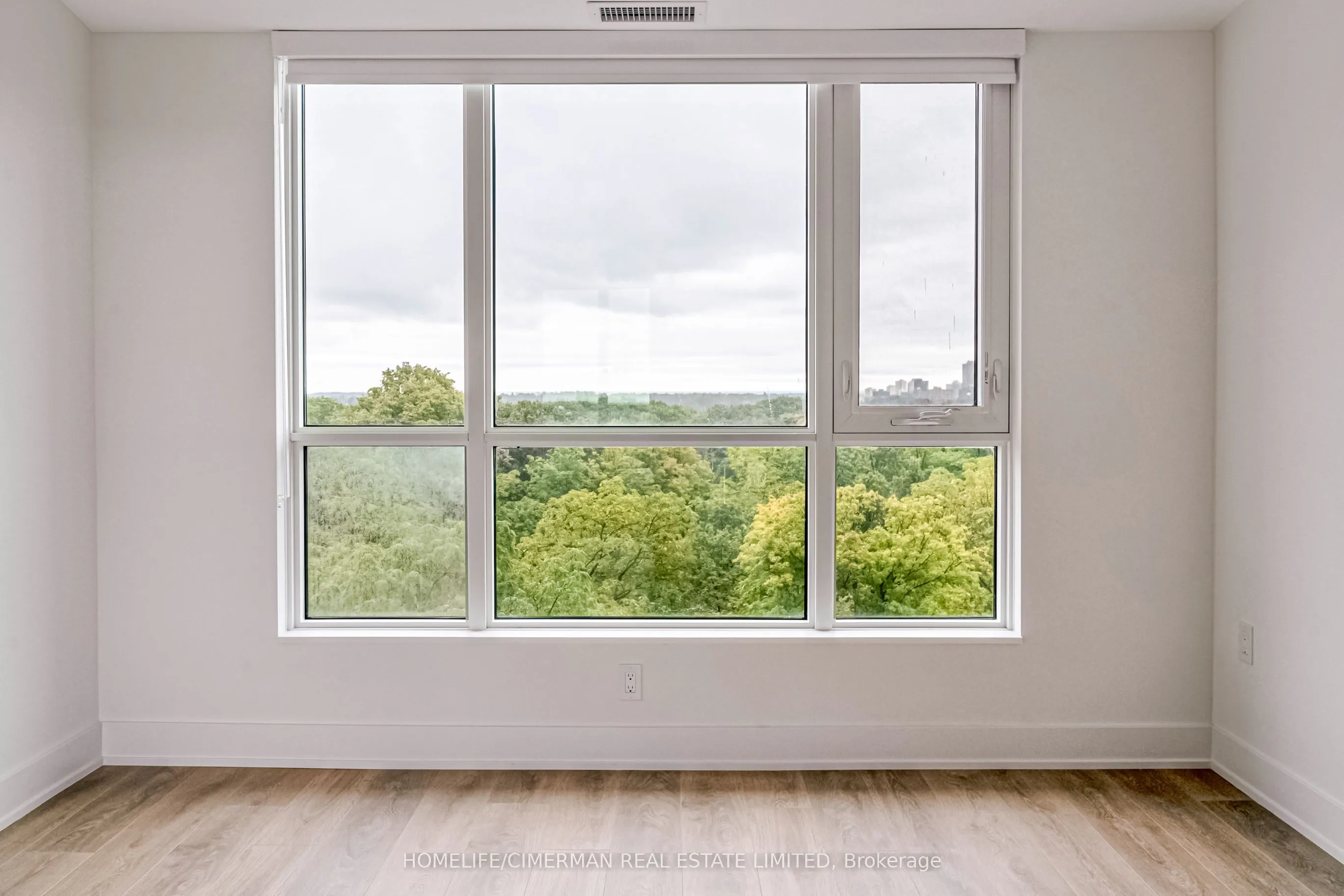 202 Burnhamthorpe Road E, #602